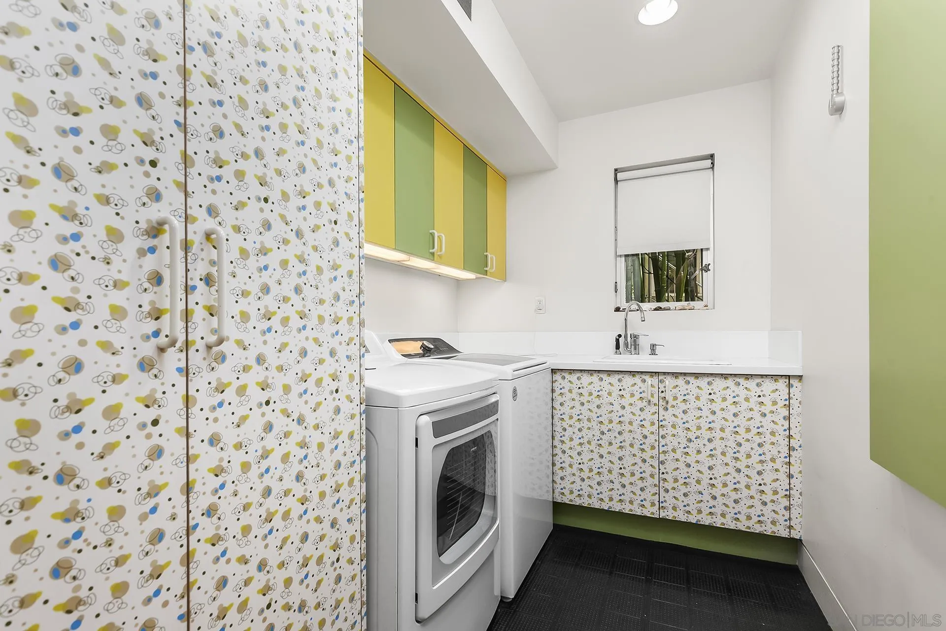 https://cdn.realtyfeed.com/cdn/127/250028934/43b04cb17c214196f7add59a58e92af4.webp