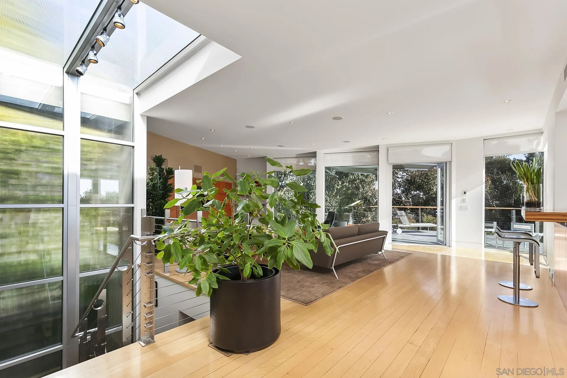 https://cdn.realtyfeed.com/cdn/127/250028934/45e6330d6aff5c85439370bb18384370.webp