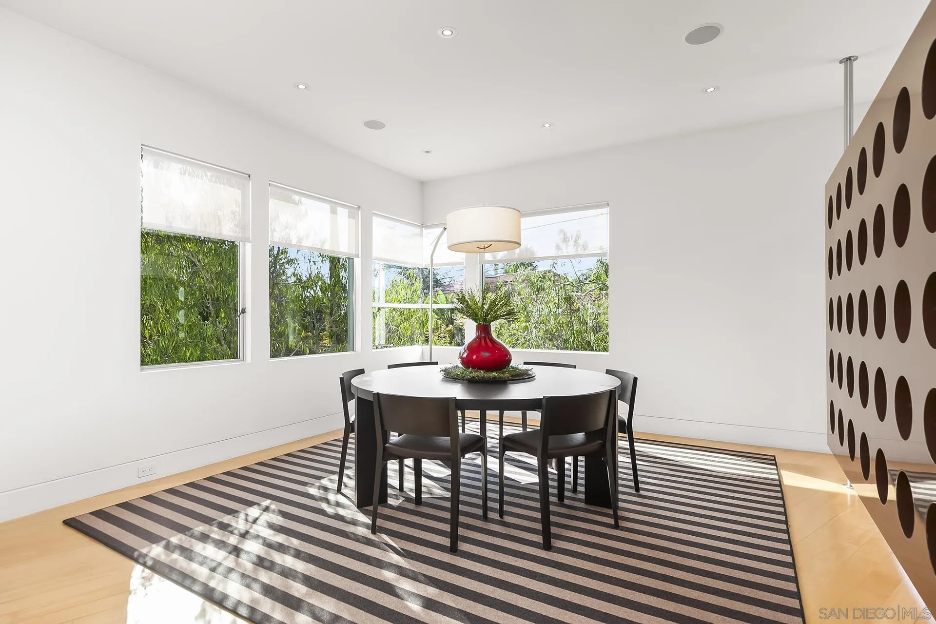 https://cdn.realtyfeed.com/cdn/127/250028934/47bf92ffd50c8de27f81ee247152b95d.webp
