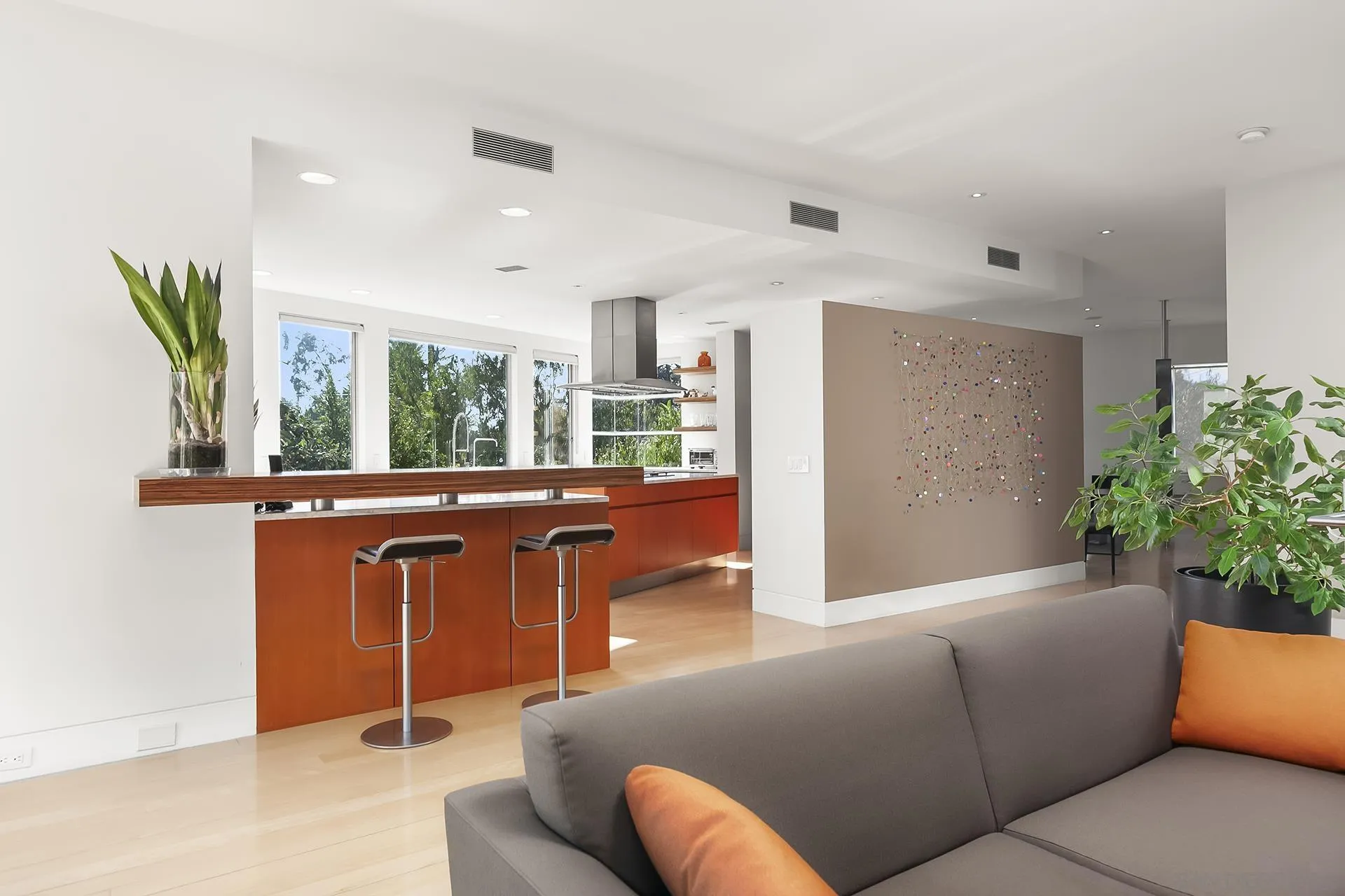 https://cdn.realtyfeed.com/cdn/127/250028934/74bfe5e8bc31a3aab889ed7237e0293d.webp