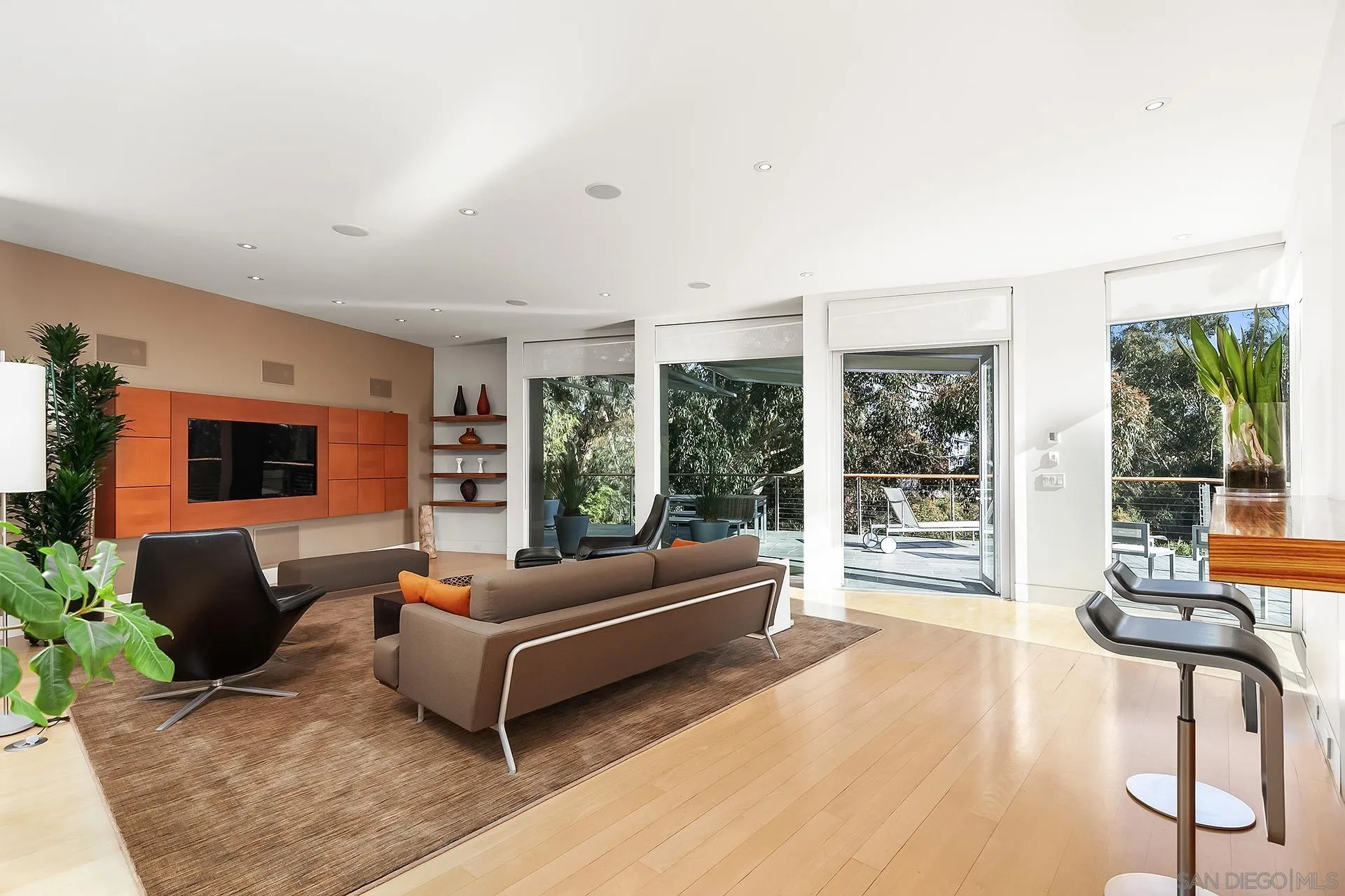 https://cdn.realtyfeed.com/cdn/127/250028934/c1560124a0feccfd293b45c2a55bc1d5.webp