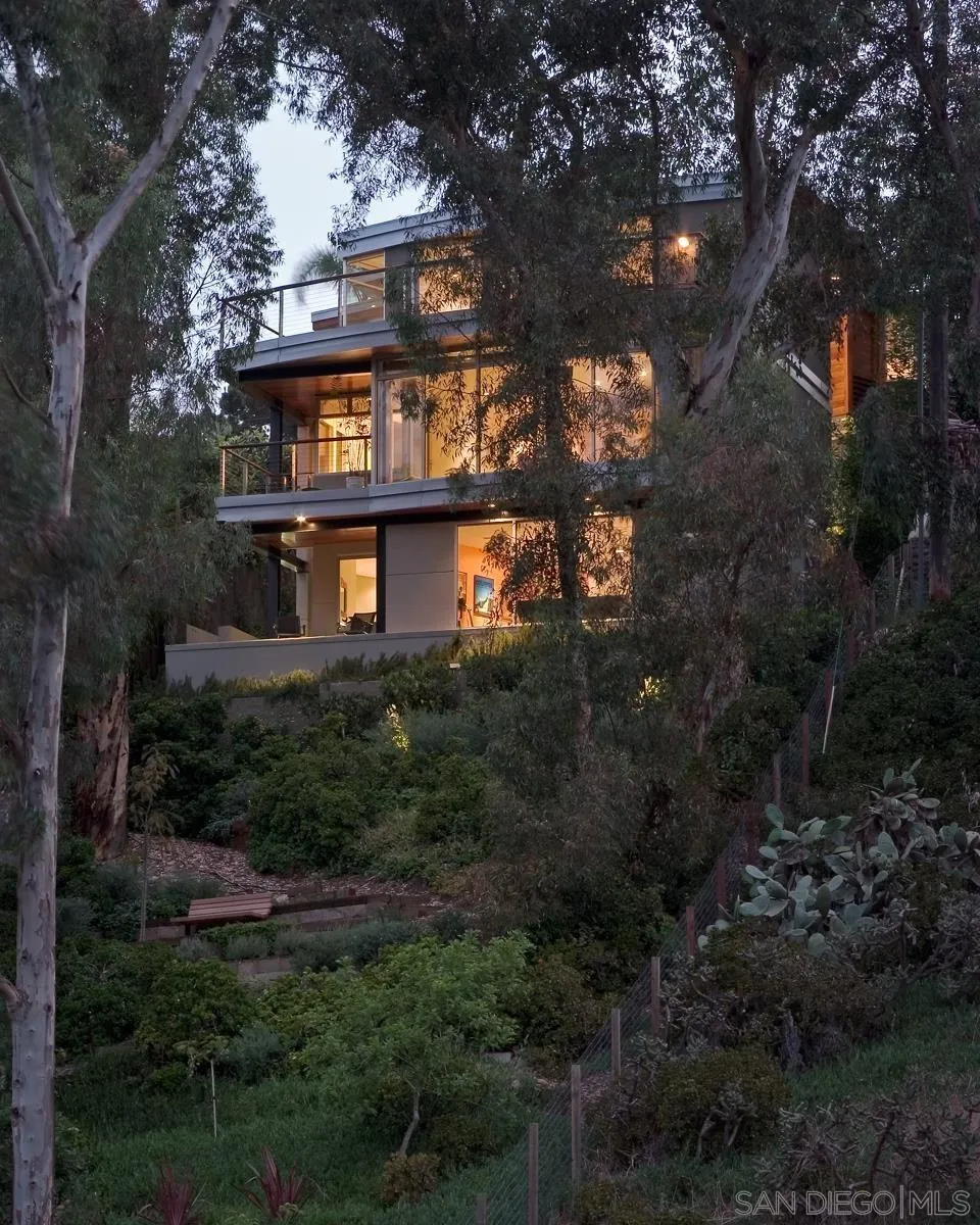 https://cdn.realtyfeed.com/cdn/127/250028934/e58f3acbb3e4f5e1ff75c9725006a28b.webp