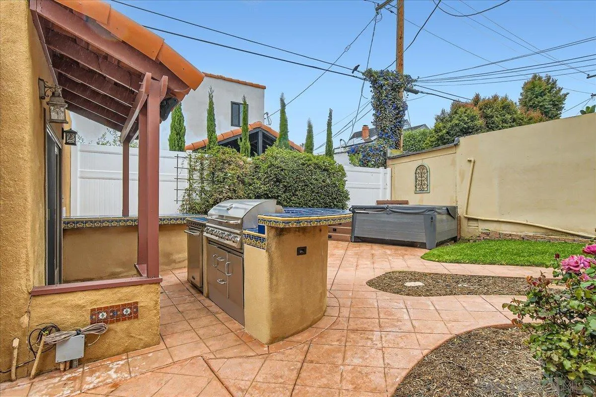 https://cdn.realtyfeed.com/cdn/127/250028958/c76d272b3cc6fdeea43b85ac42e70dd4.webp
