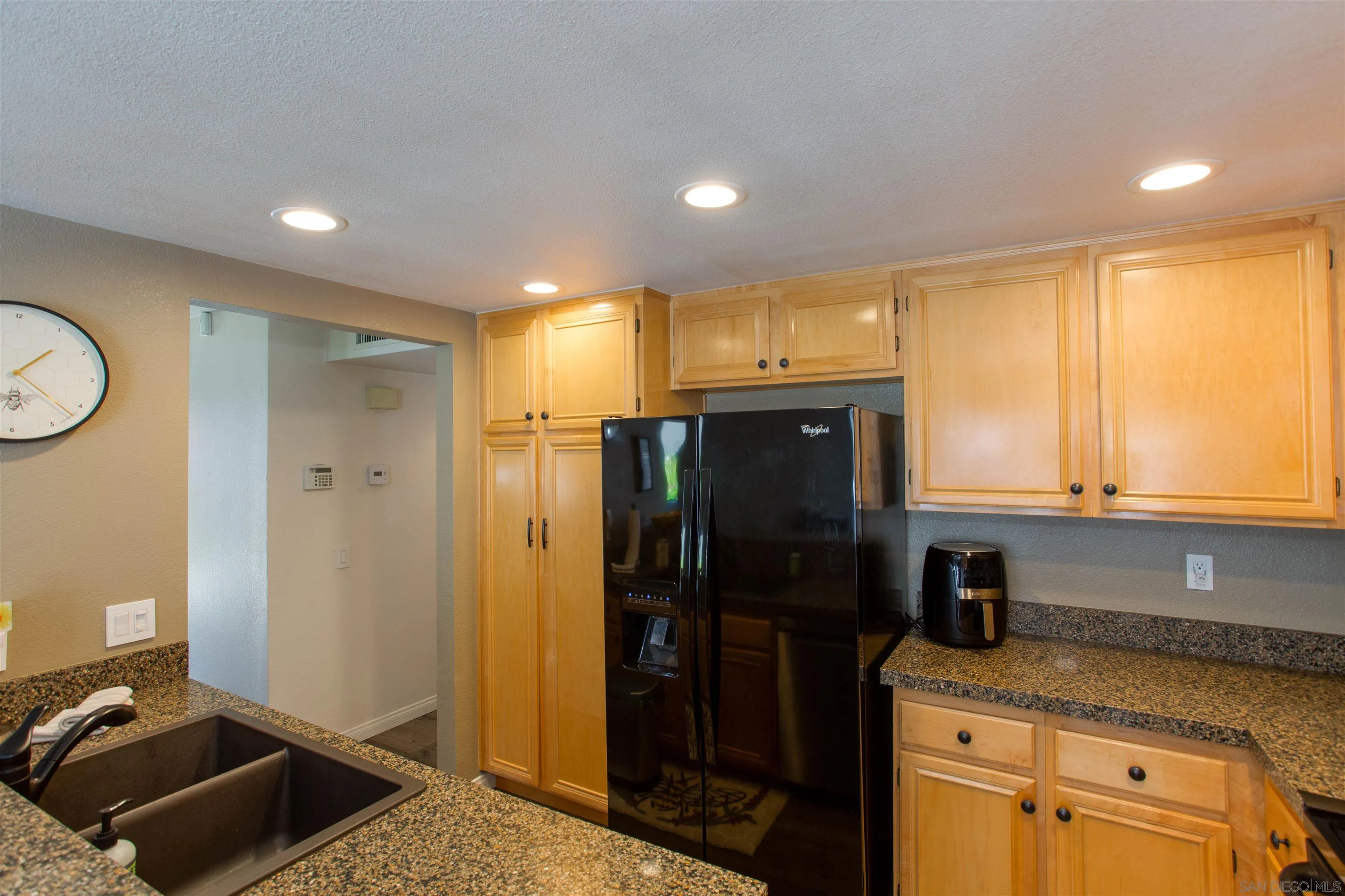 Photo #4: 250028960 Listing 