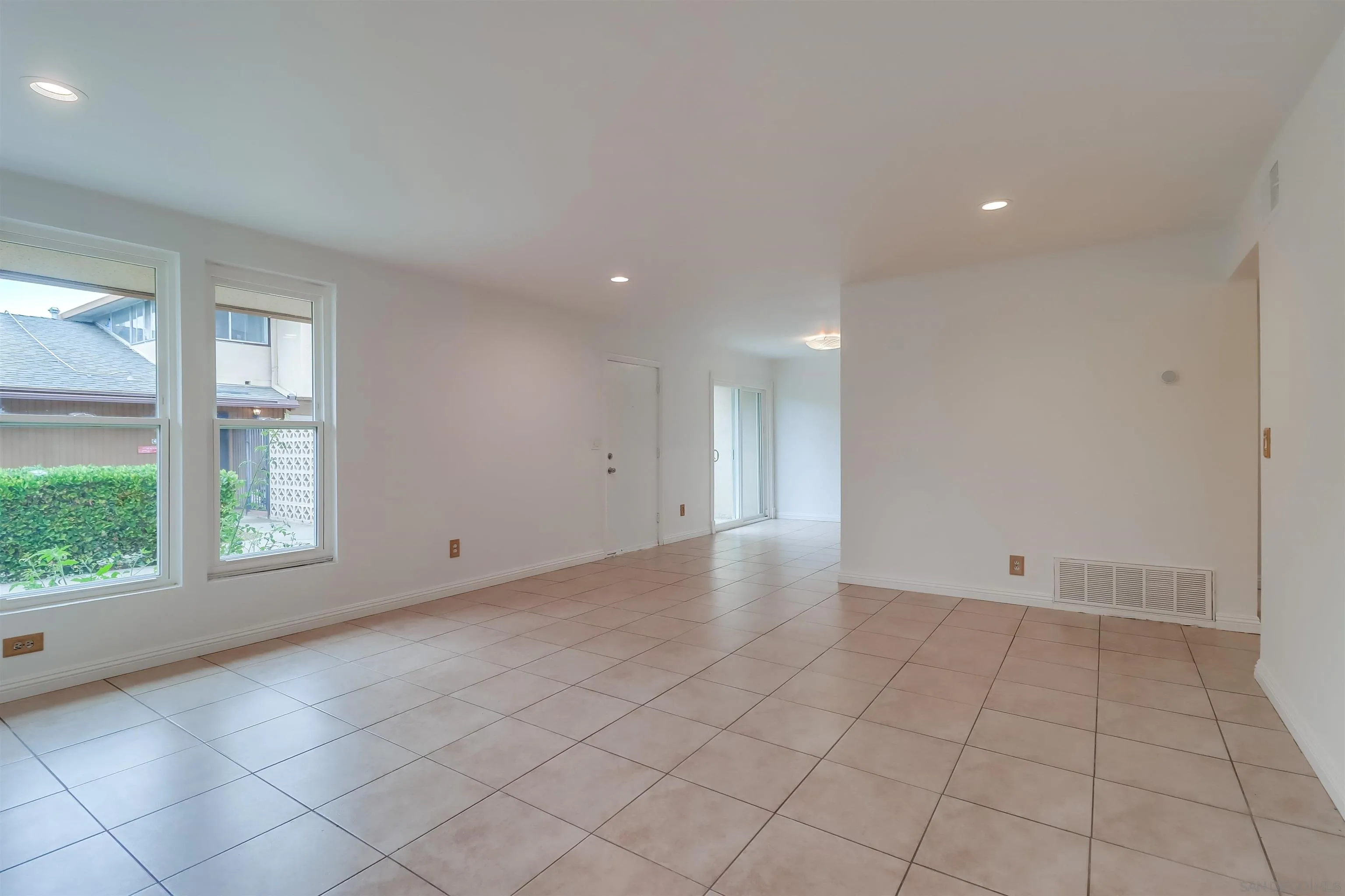 Photo #4: 250028990 Listing 