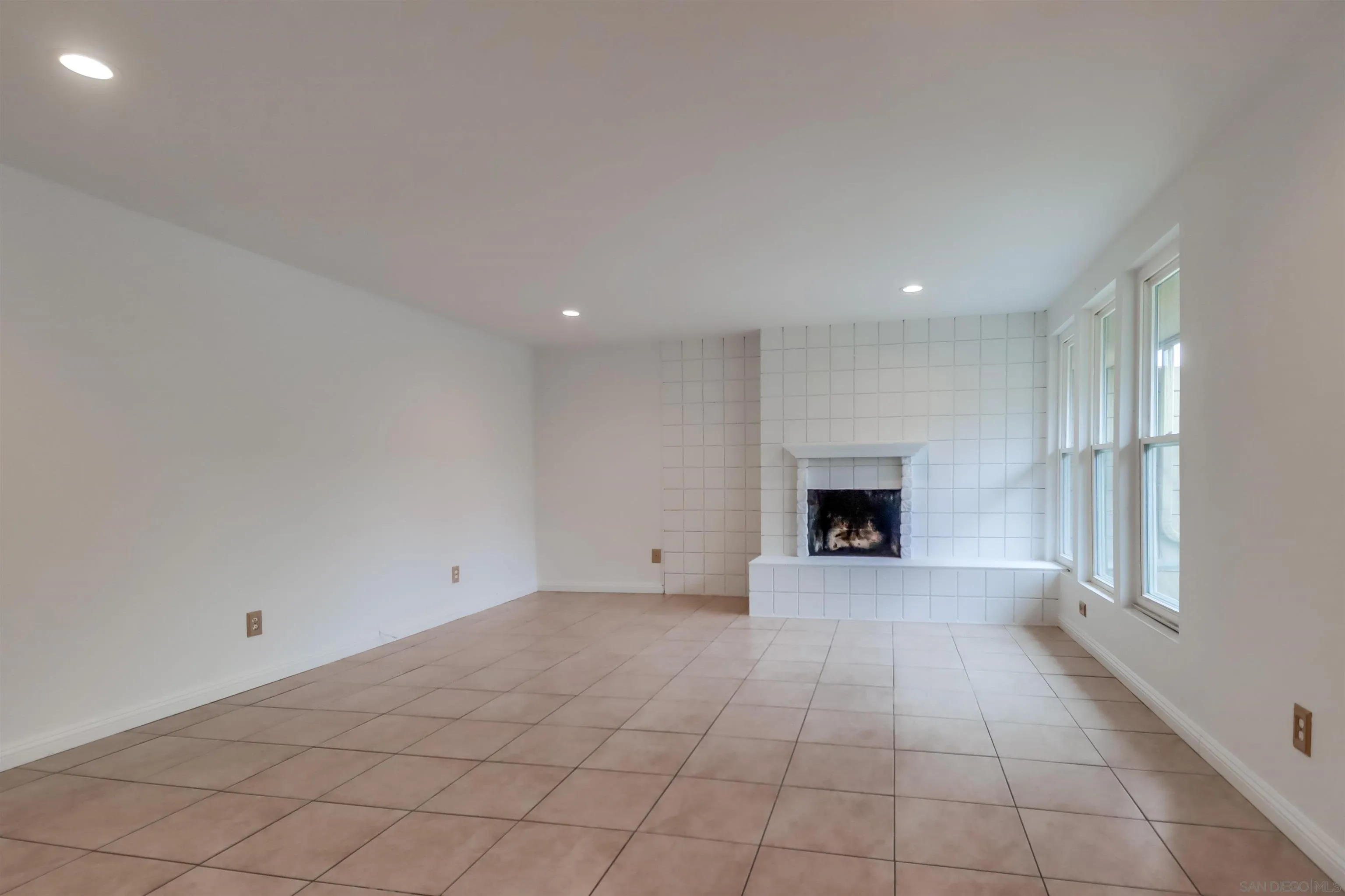Photo #2: 250028990 Listing 