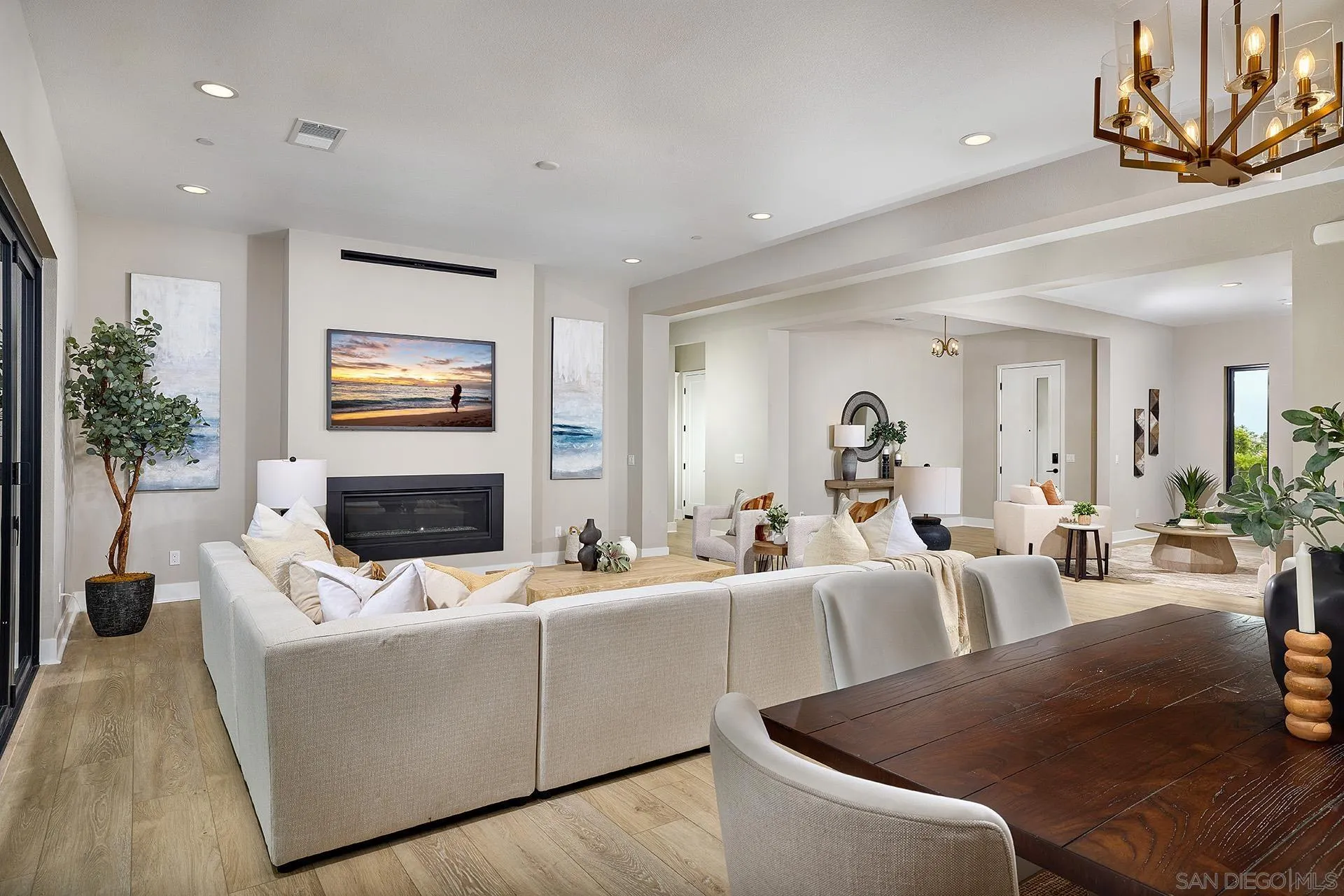 https://cdn.realtyfeed.com/cdn/127/250029016/29afe70e39af4615d3f3fd7abaf08b71.webp