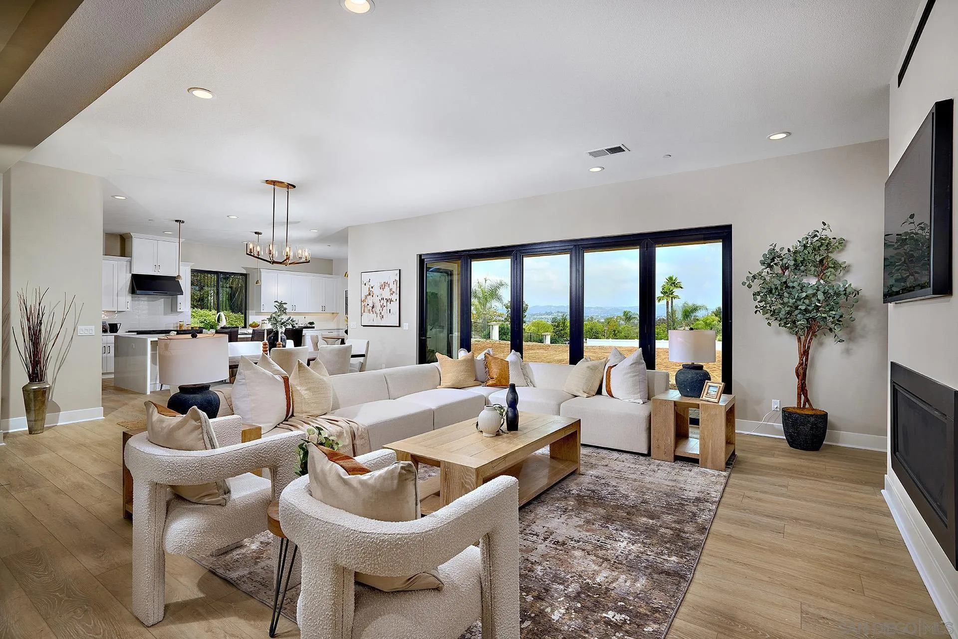 https://cdn.realtyfeed.com/cdn/127/250029016/914d496e4def157a27f8088570550237.webp