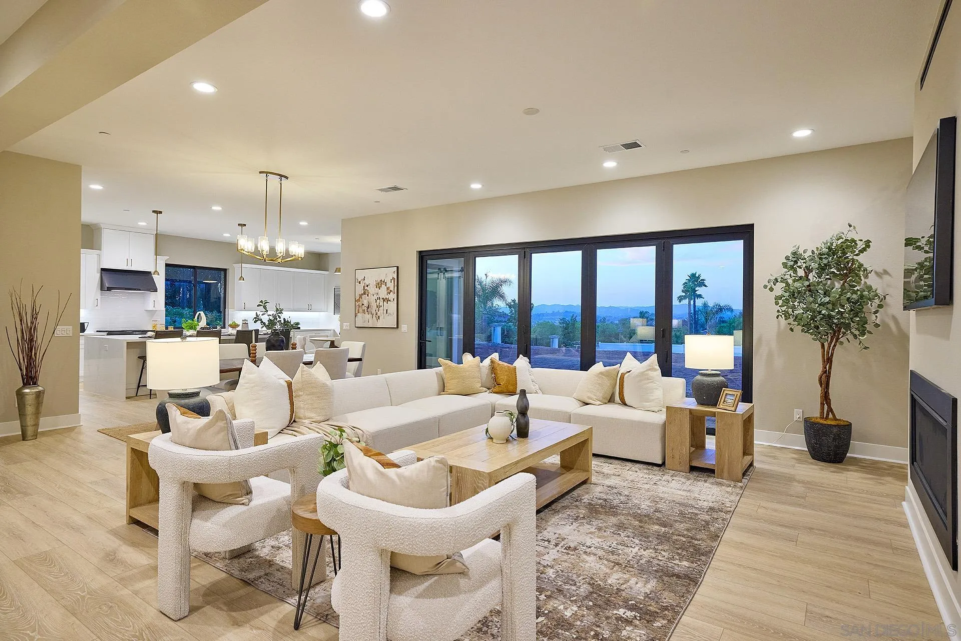 https://cdn.realtyfeed.com/cdn/127/250029016/a073e863b6f899c4307ec4356a7333f4.webp