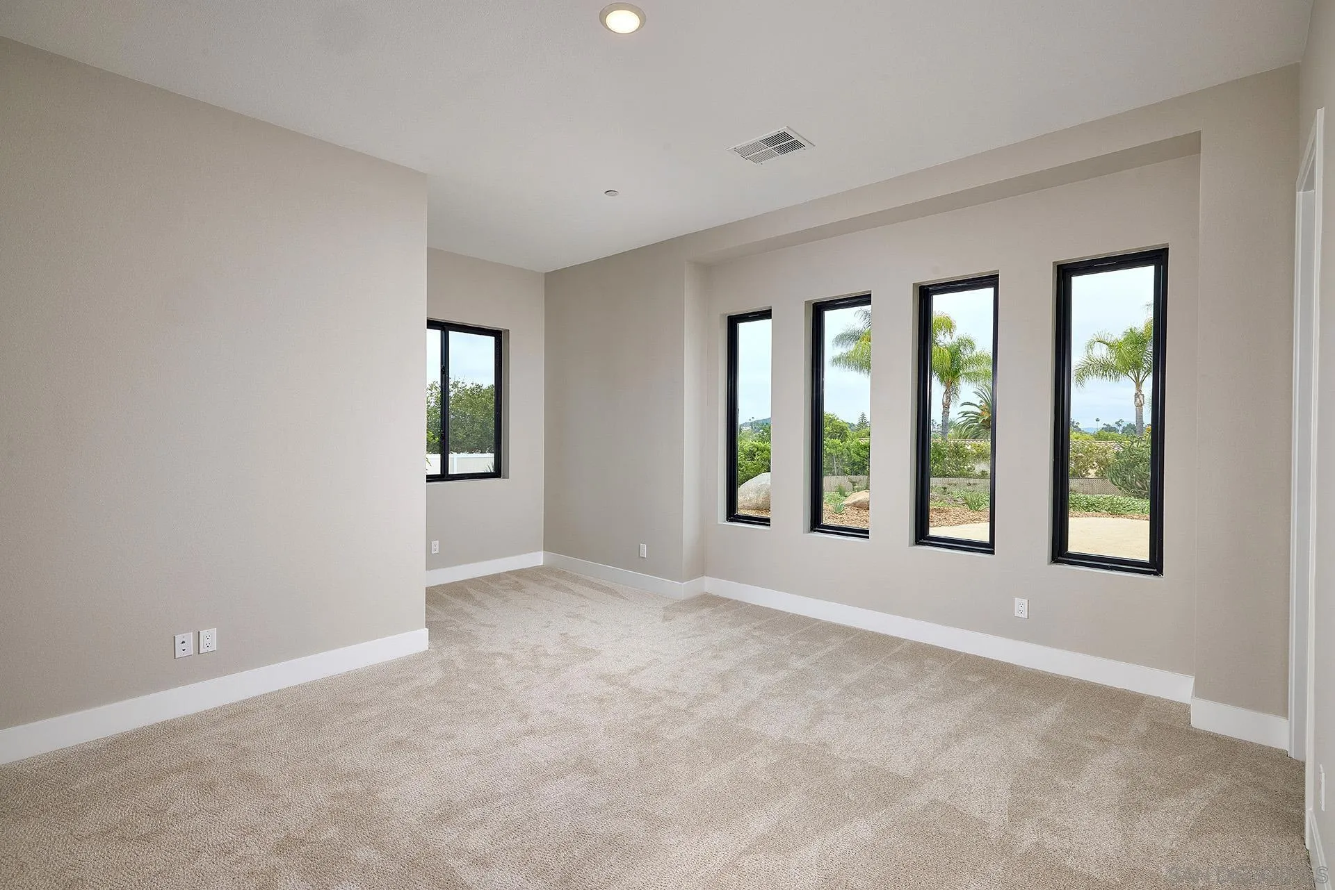 https://cdn.realtyfeed.com/cdn/127/250029016/ad983dccbab511ff4cd88e7a91e2fc5d.webp