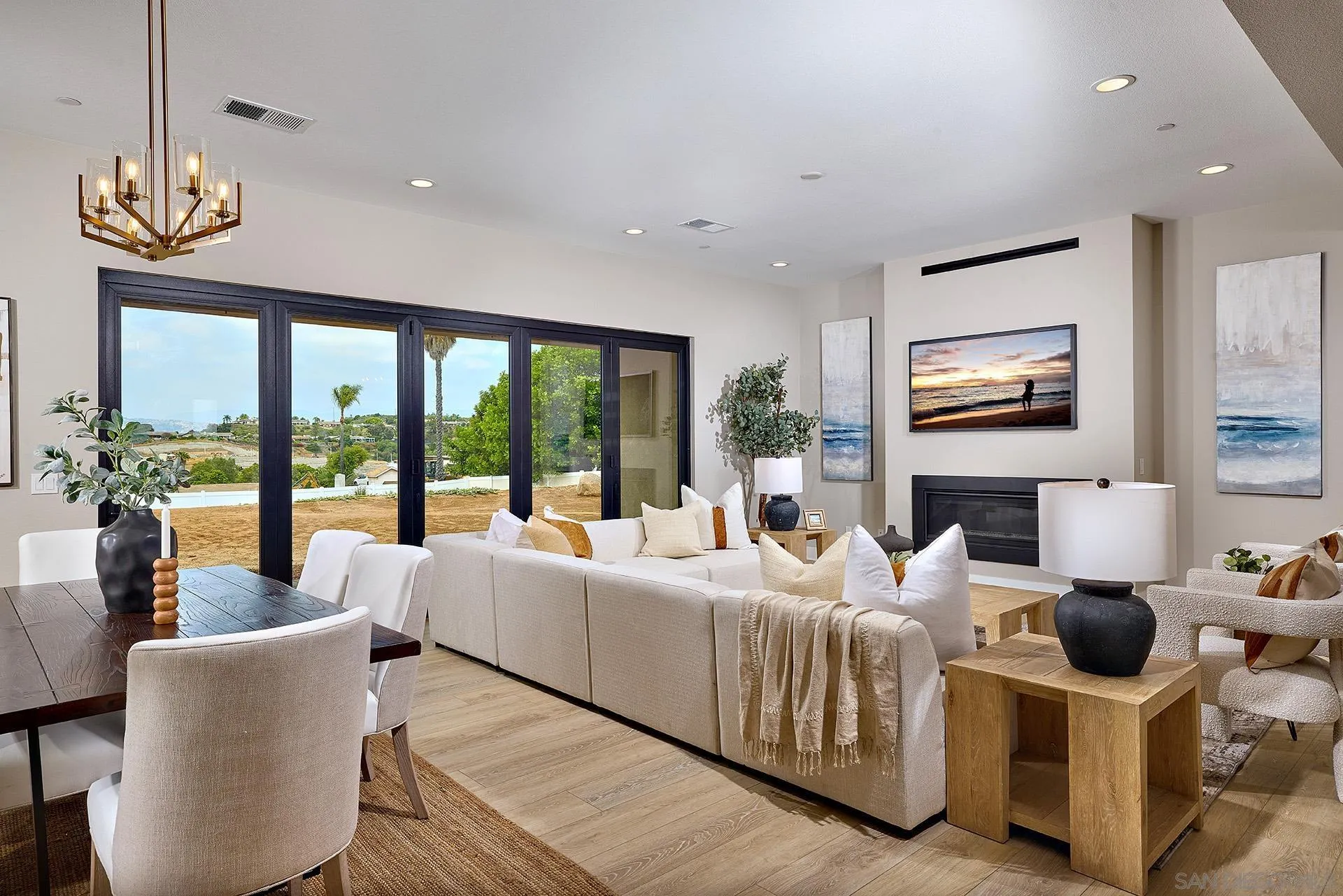 https://cdn.realtyfeed.com/cdn/127/250029016/c1851abb799d657bcd87c0f29dc903fa.webp
