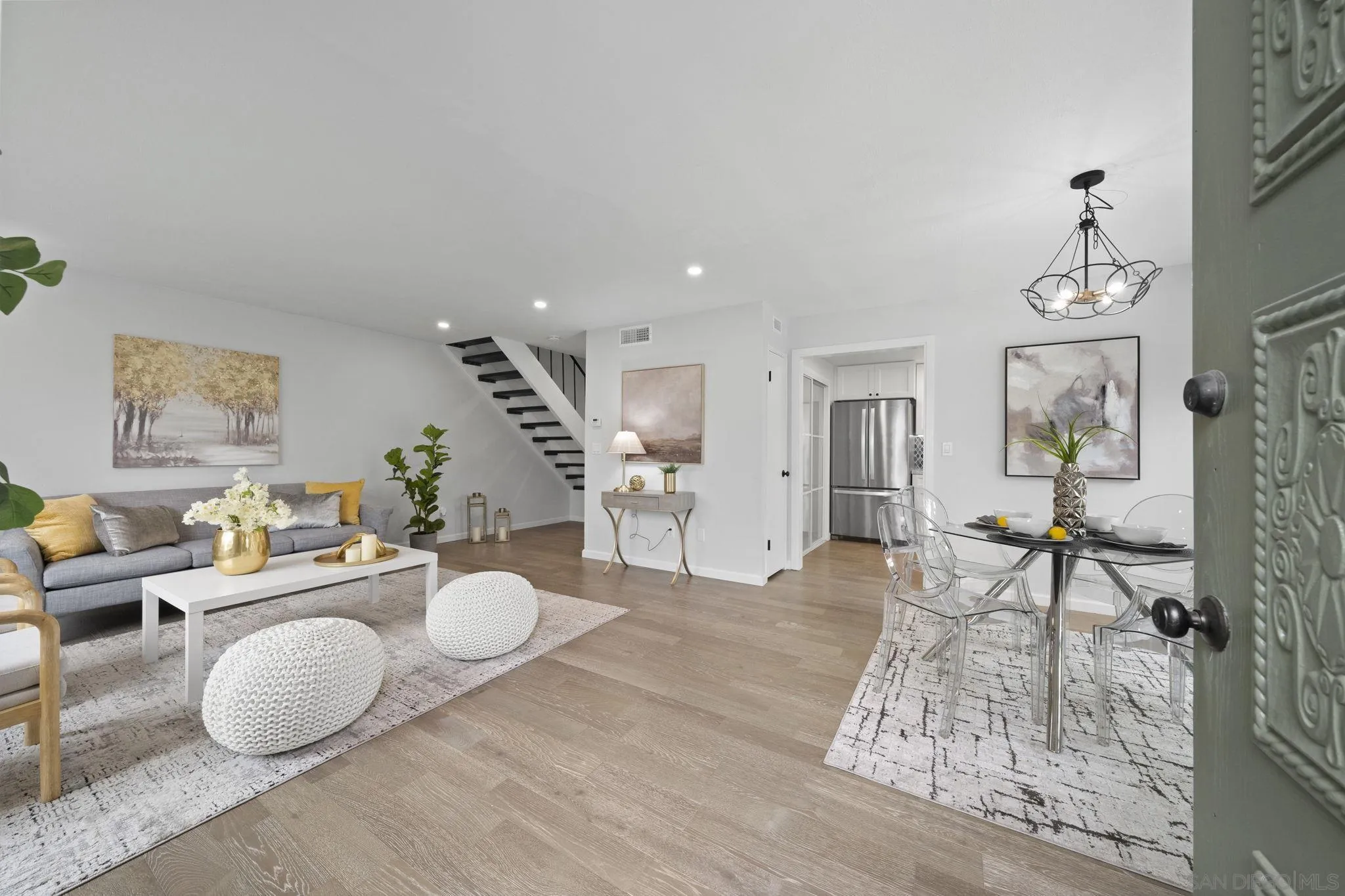 Photo #3: 250029075 Listing 