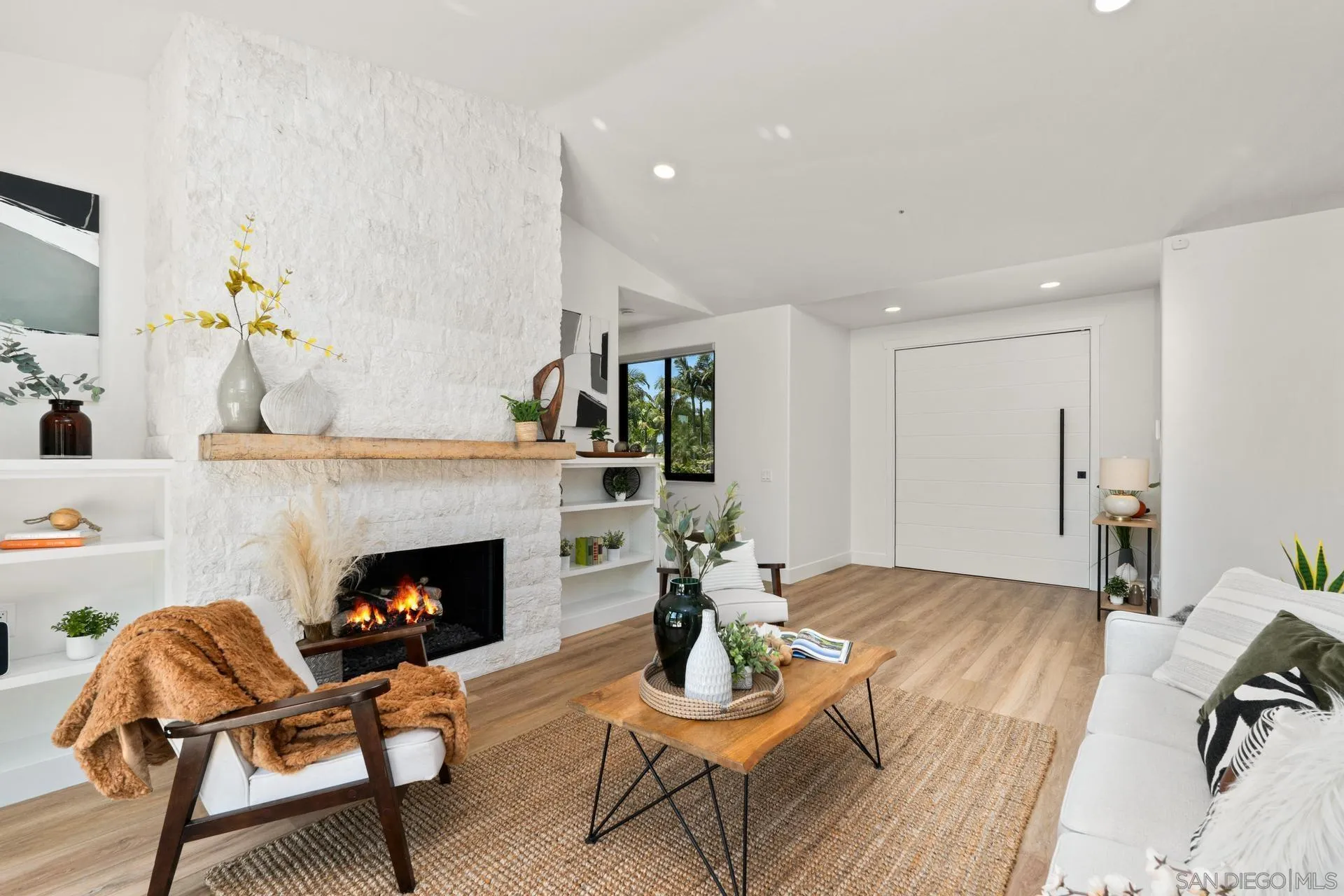 https://cdn.realtyfeed.com/cdn/127/250029080/33b6772b1e0a3dba182c1b35ade557be.webp