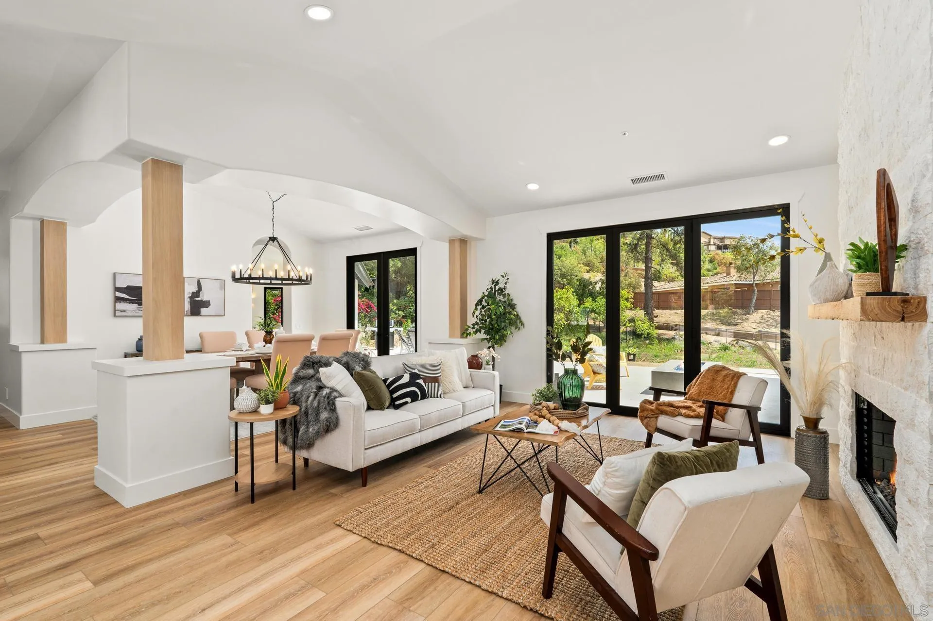 https://cdn.realtyfeed.com/cdn/127/250029080/4e82b1da596ca6a9bf1f240a30829c57.webp
