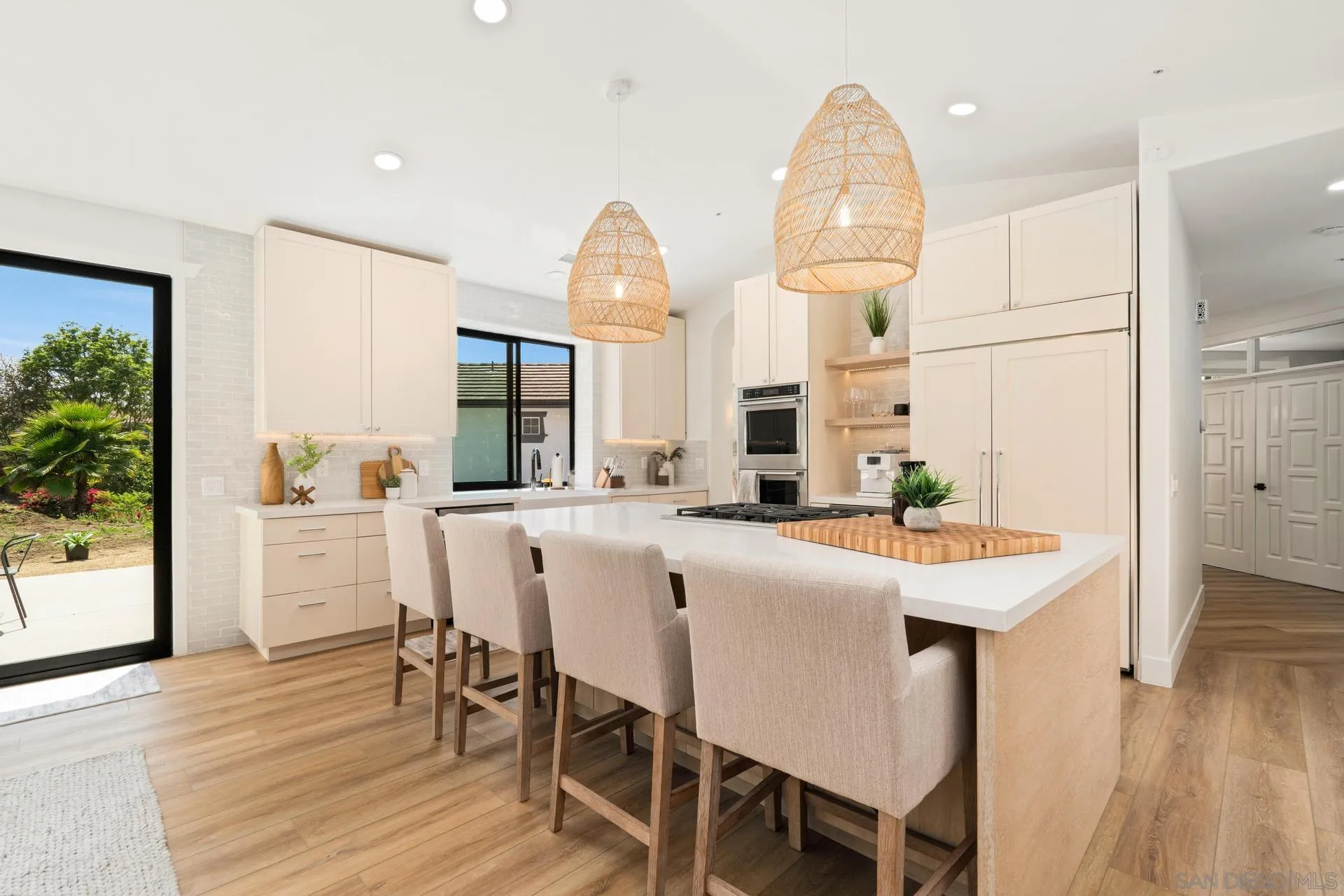 https://cdn.realtyfeed.com/cdn/127/250029080/ab4aeed1166df054a501b2eb5adf3dbb.webp