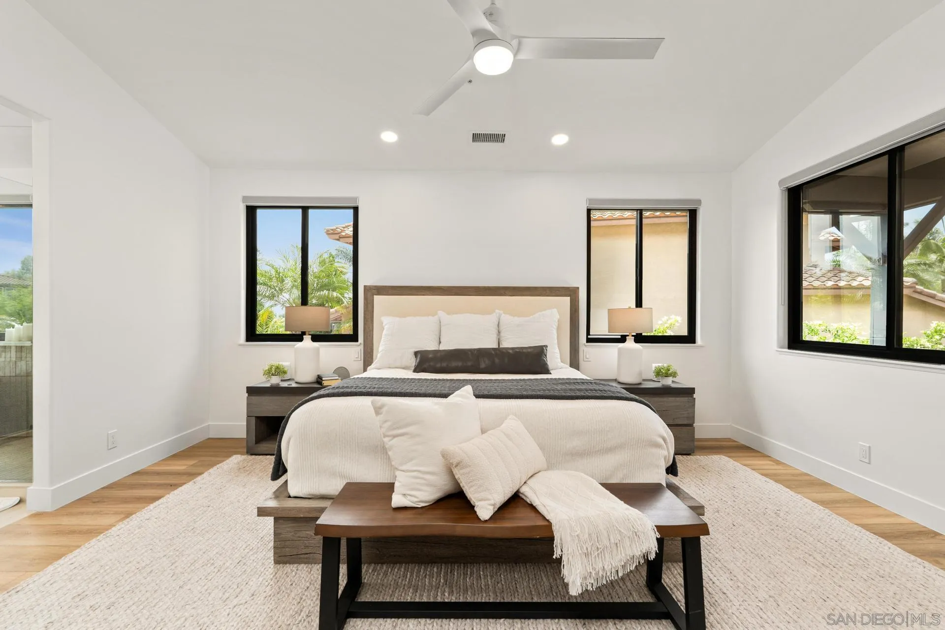 https://cdn.realtyfeed.com/cdn/127/250029080/bb4f895d6ba684c239df5dd552f21f96.webp