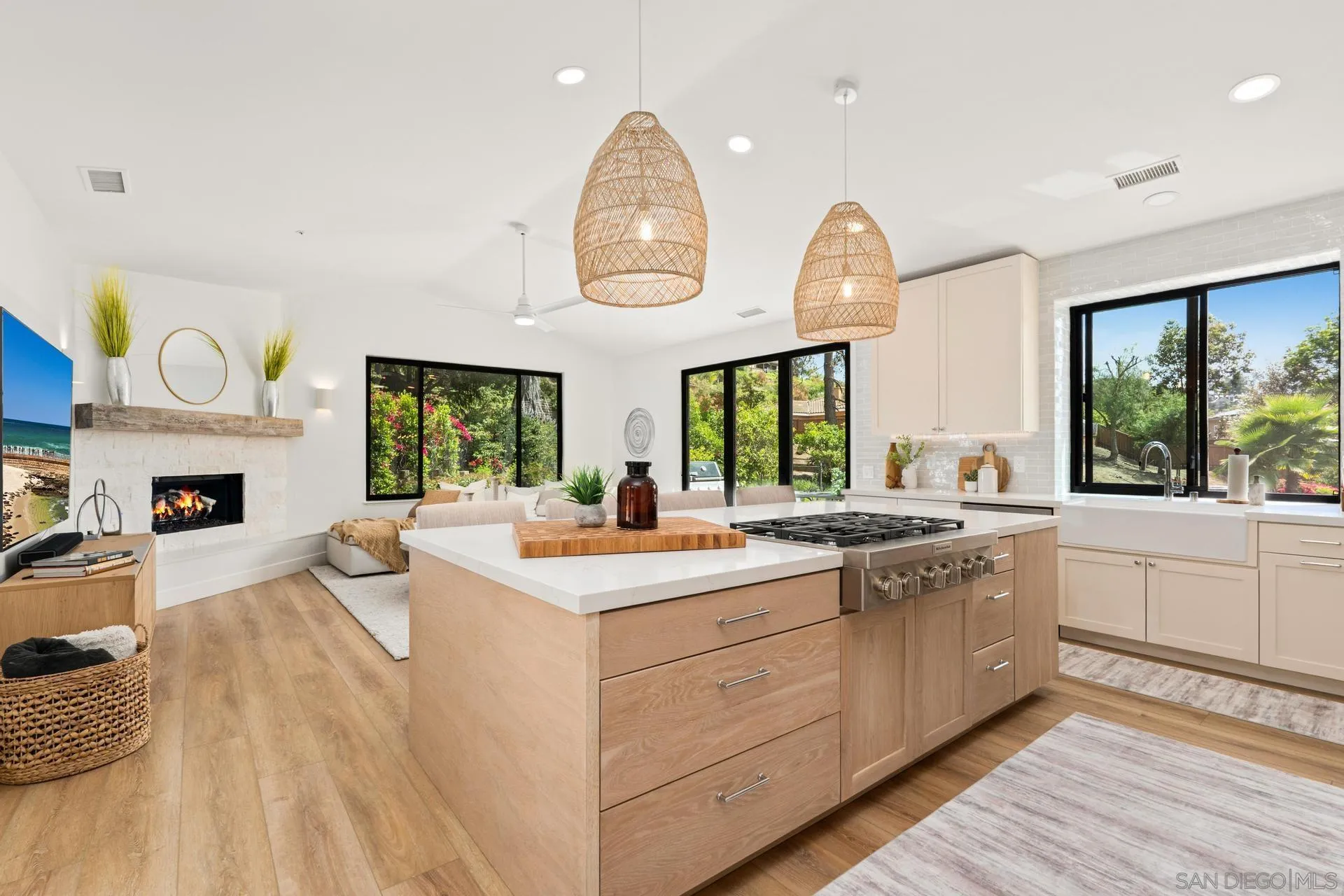 https://cdn.realtyfeed.com/cdn/127/250029080/c2a3a015293509f7ade52d163b2e195c.webp