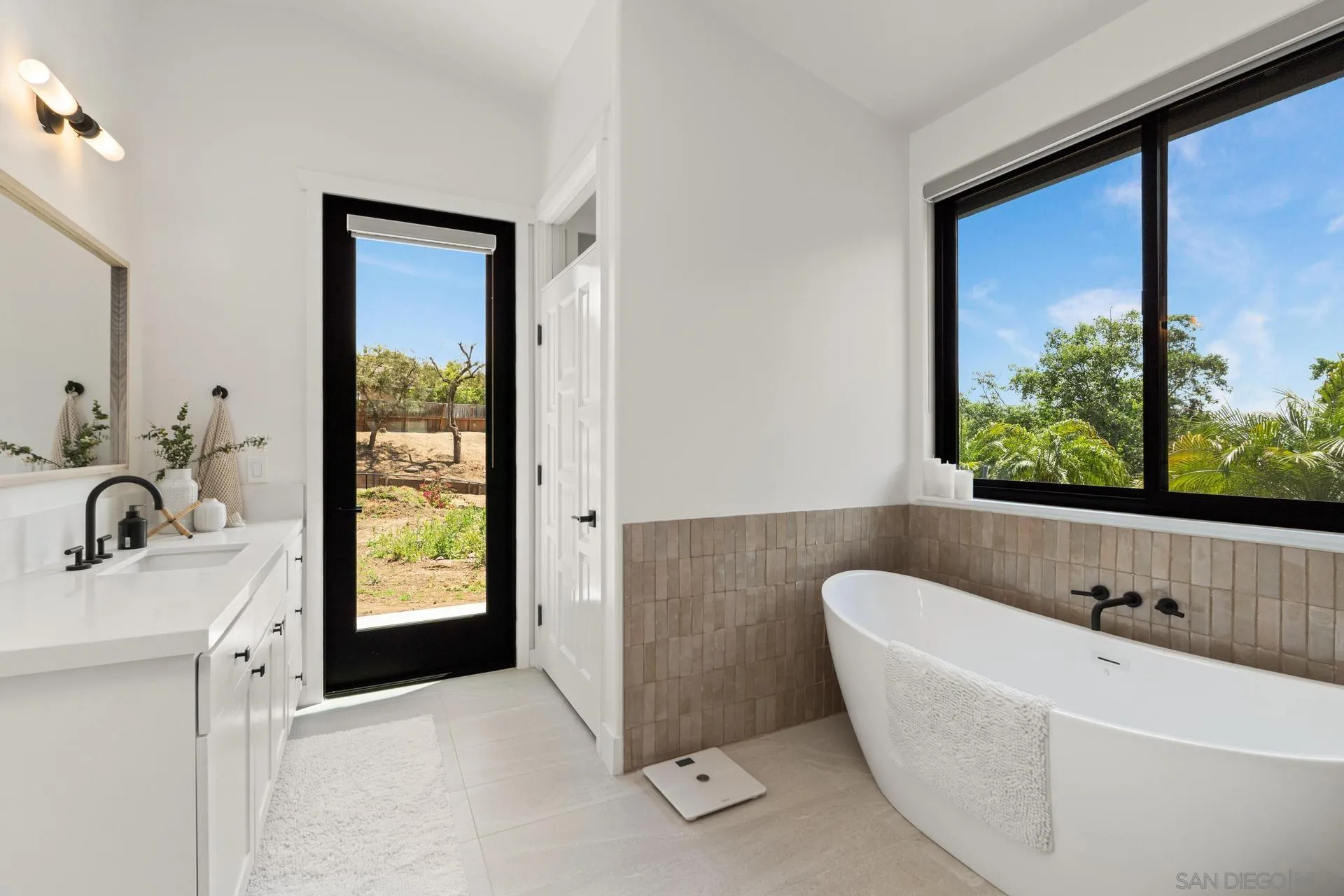 https://cdn.realtyfeed.com/cdn/127/250029080/d71151751cab8dd0bc7e10bf9ce06e38.webp
