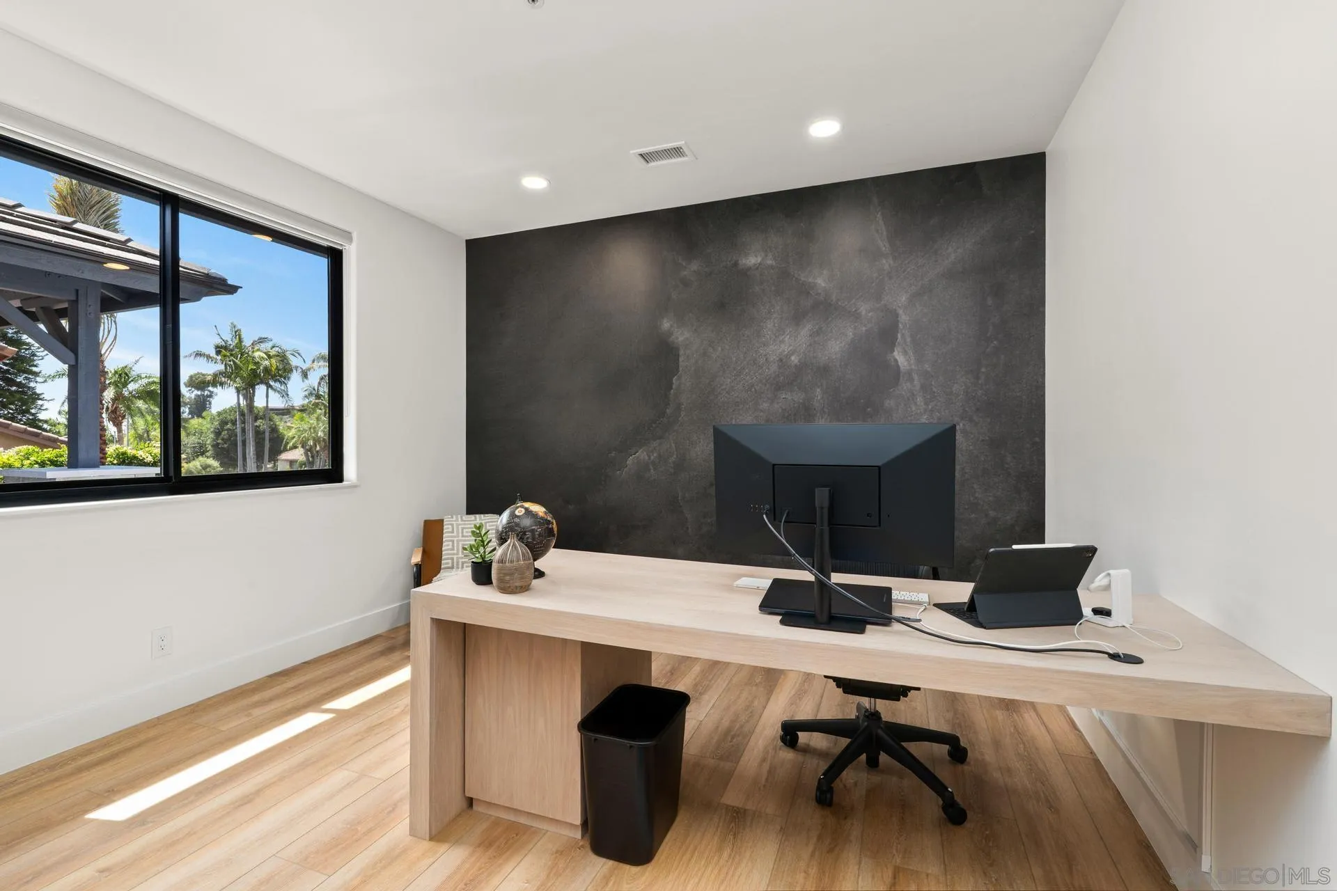 https://cdn.realtyfeed.com/cdn/127/250029080/f2a896306fea12d11c343964d52e6955.webp