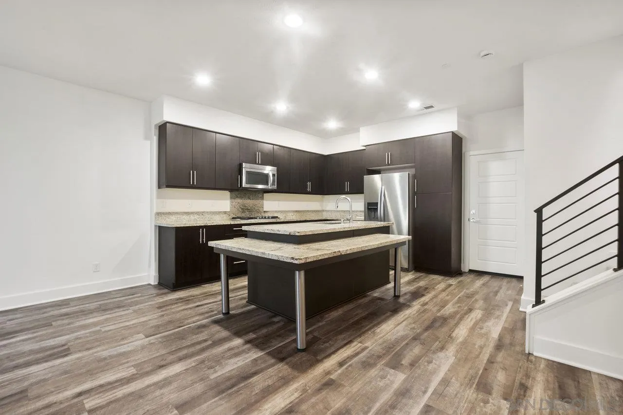 Photo #5: 250029086 Listing 