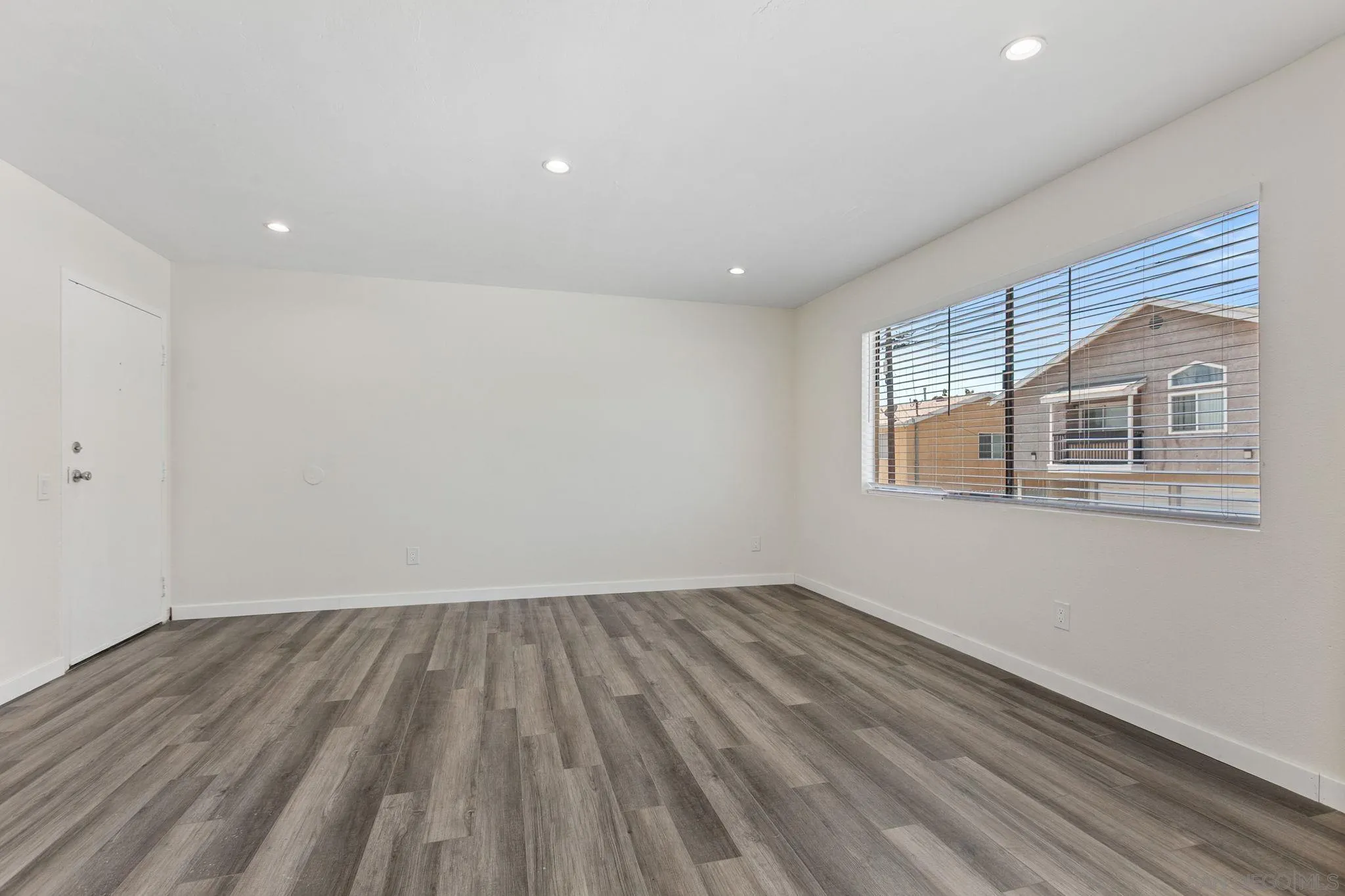 Photo #3: 250029127 Listing 