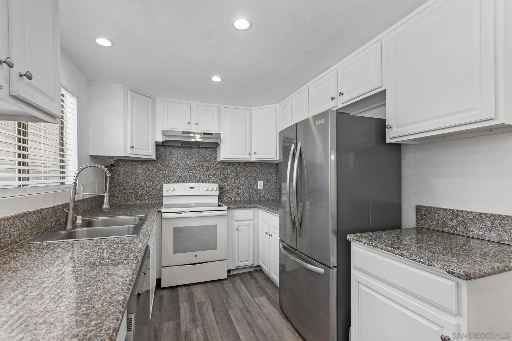 Photo #4: 250029127 Listing 
