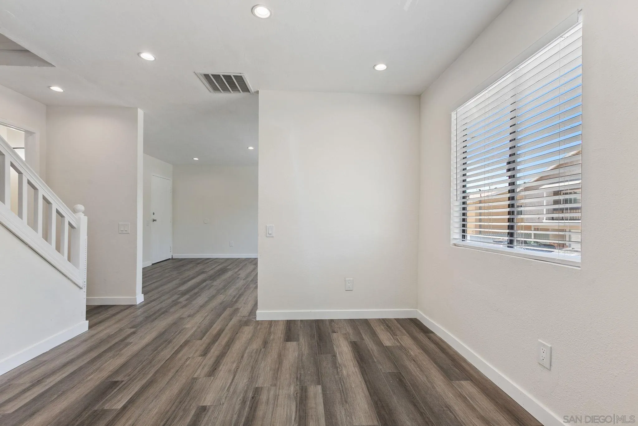 Photo #6: 250029127 Listing 