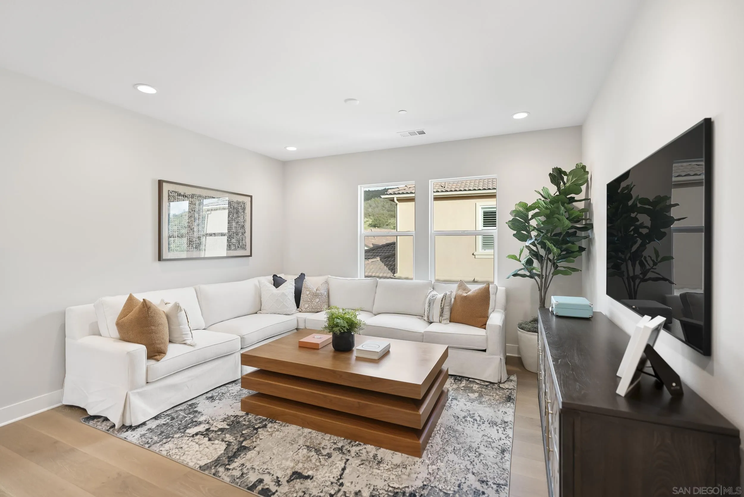https://cdn.realtyfeed.com/cdn/127/250029128/7d24f39e9299bd8853a7a30109de240d.webp