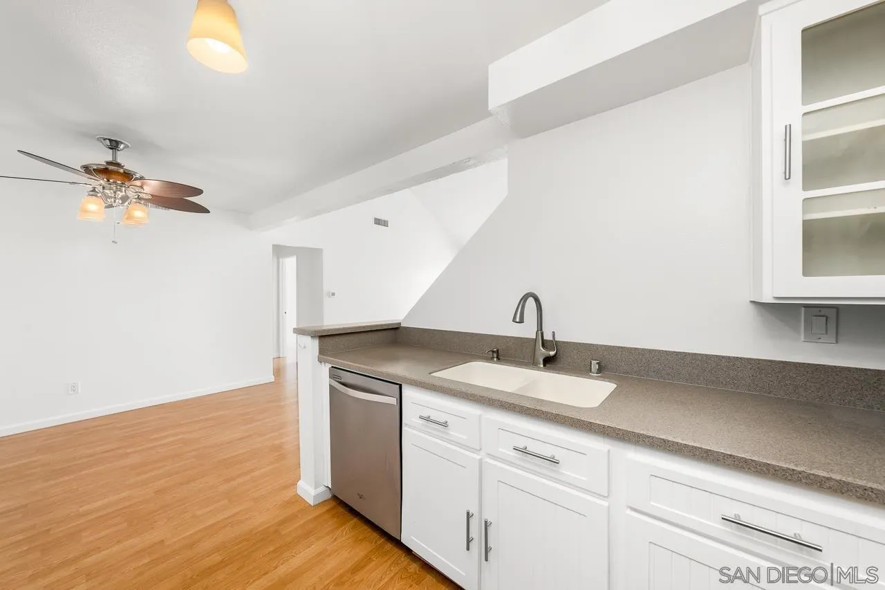 Photo #8: 250029134 Listing: Photo #8