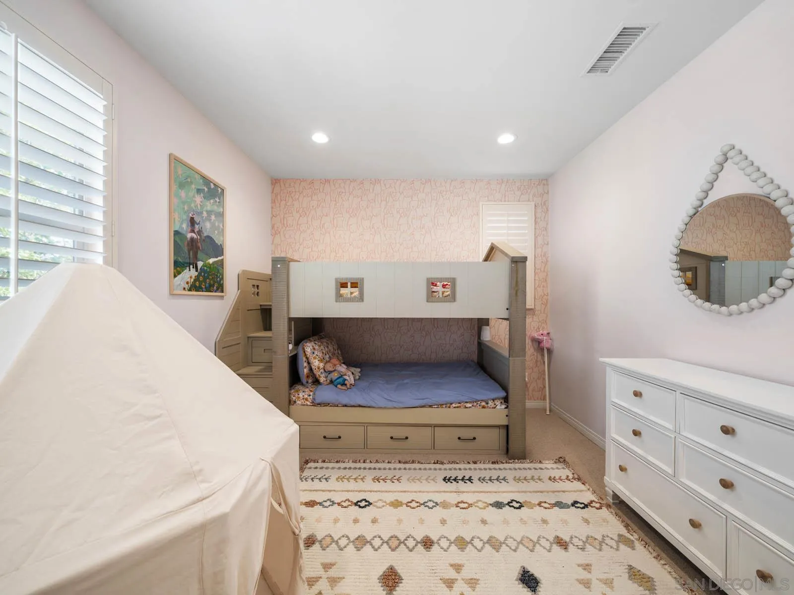 https://cdn.realtyfeed.com/cdn/127/250029143/023ea7ee97530f3aed8773803169811b.webp