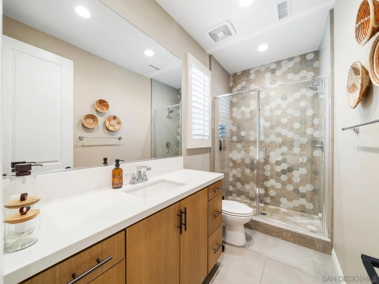 https://cdn.realtyfeed.com/cdn/127/250029143/1d6034549c1724a786082ab25fe78a92.webp