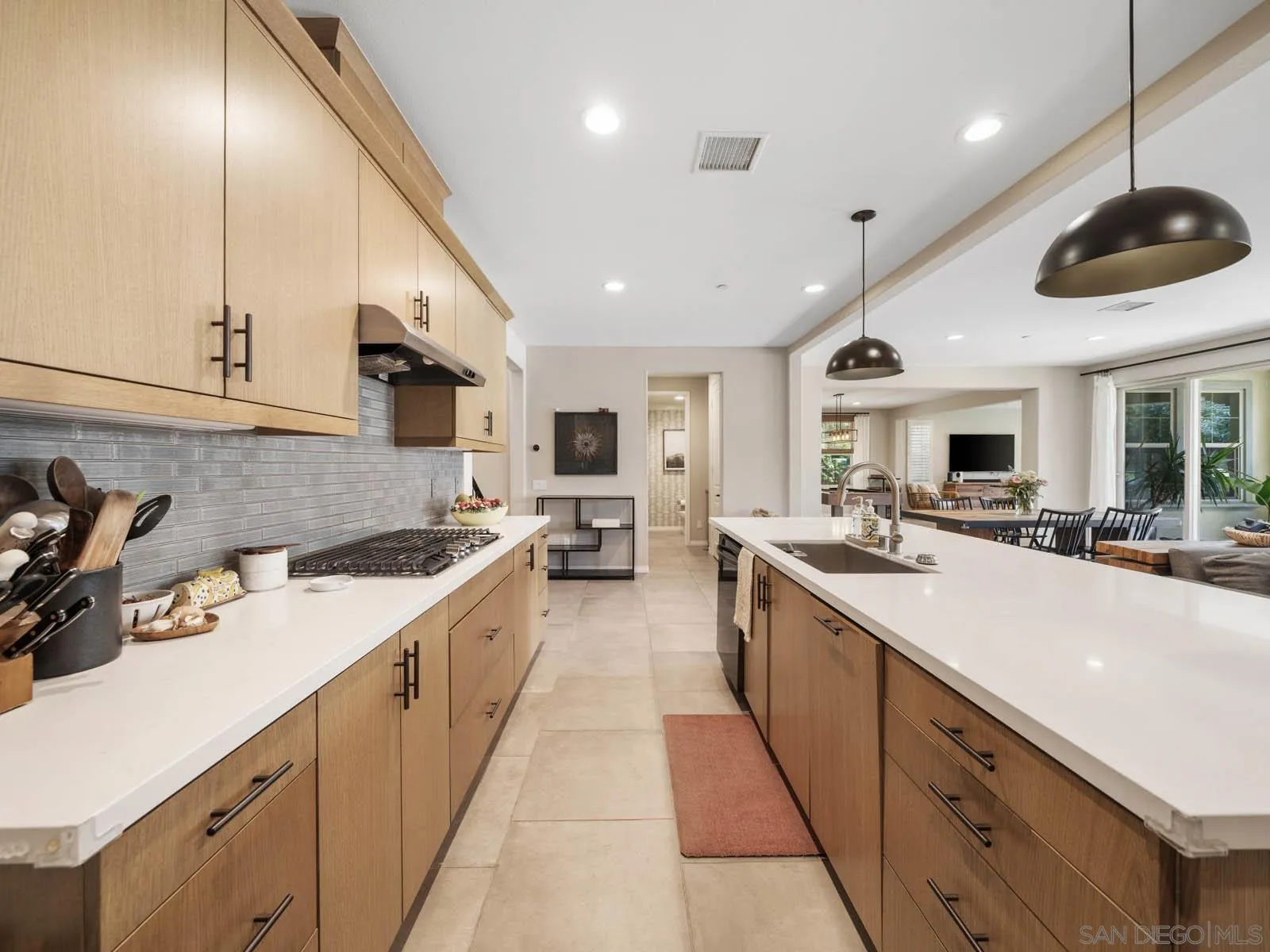 https://cdn.realtyfeed.com/cdn/127/250029143/96b4b1beb8cecab60ca2111180a25e74.webp