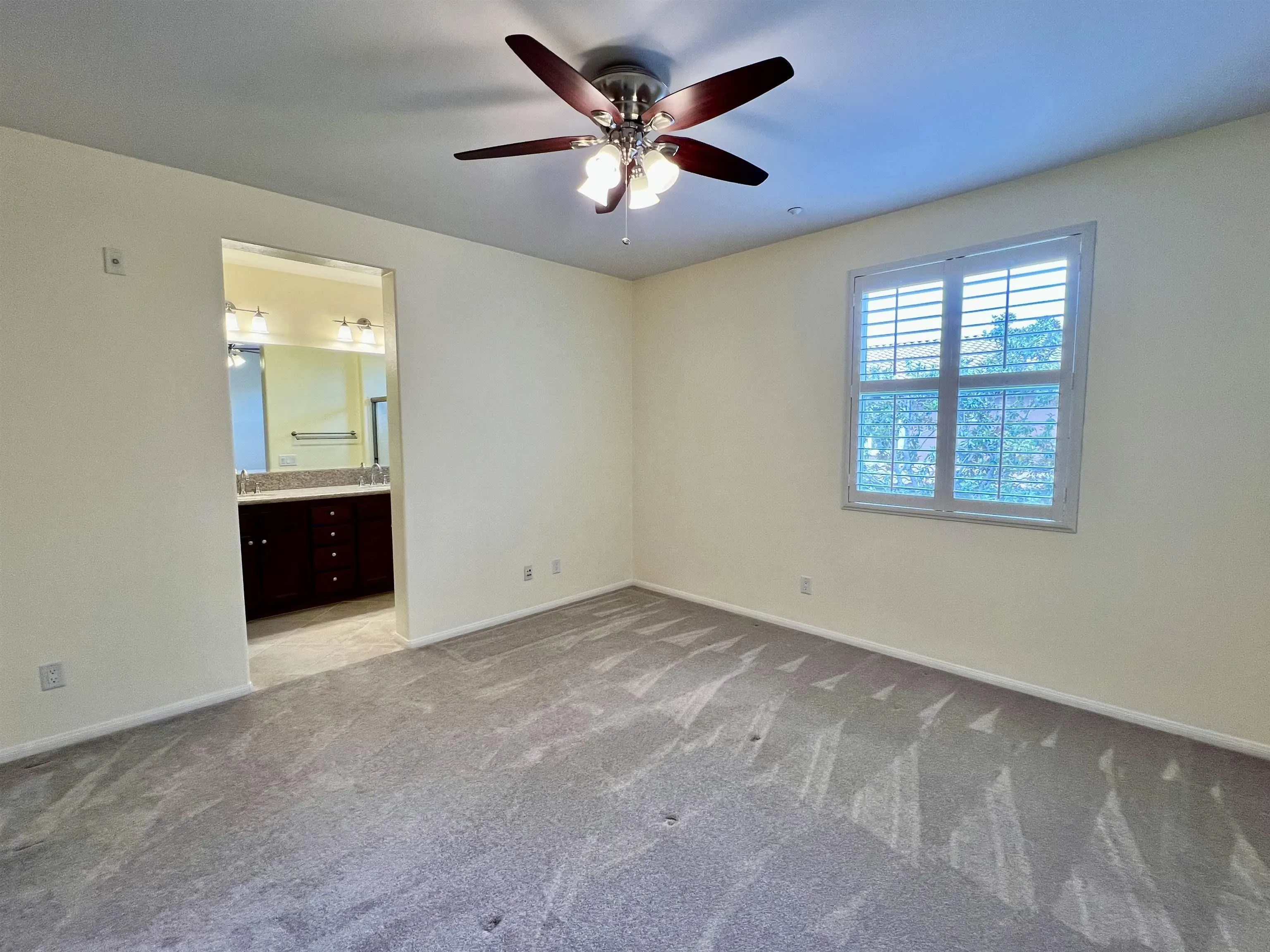 https://cdn.realtyfeed.com/cdn/127/250029187/7c5473ea84f5fcf8a9fa6dc33e40af8c.webp