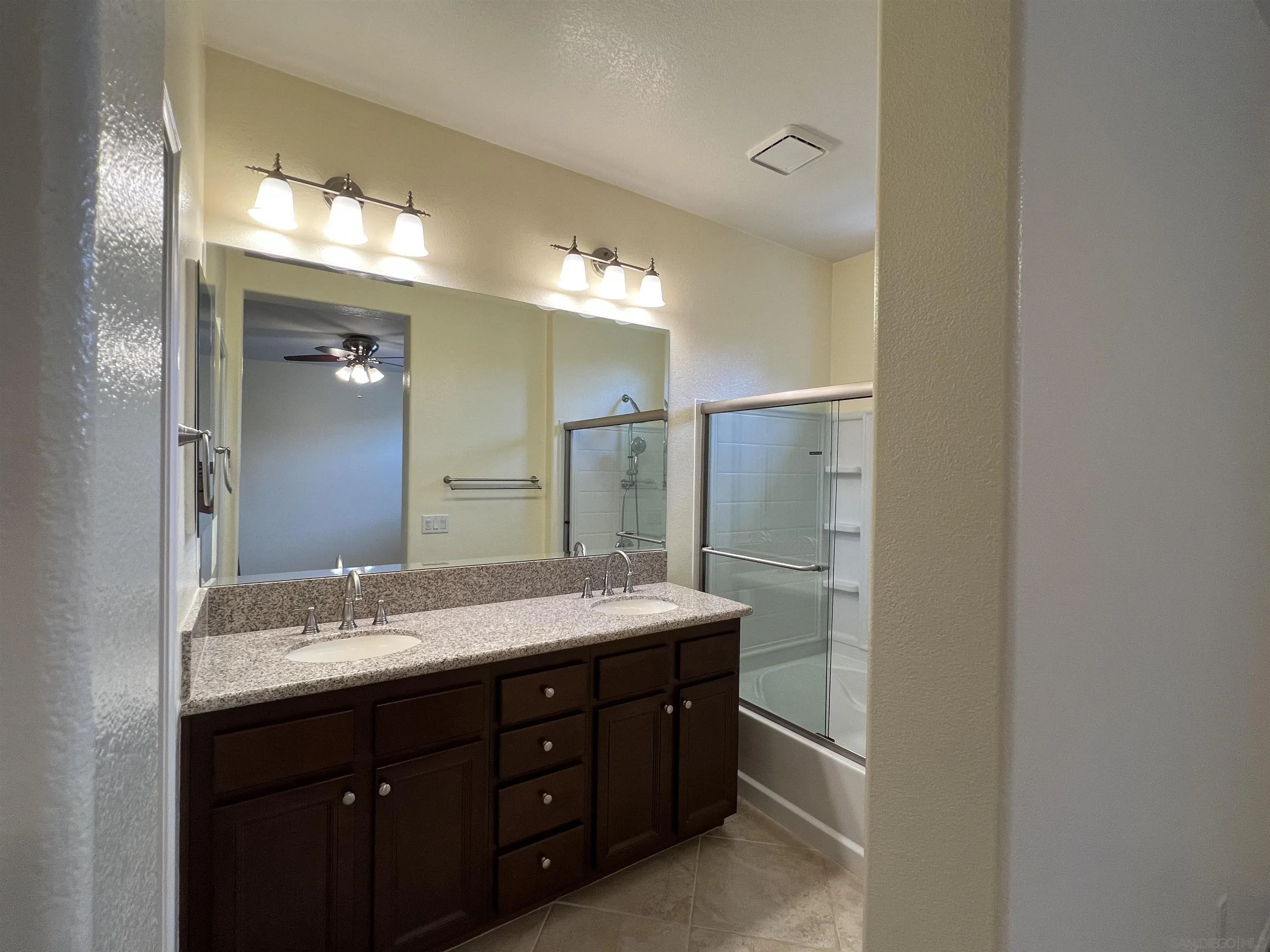 https://cdn.realtyfeed.com/cdn/127/250029187/c4ce1e0611ed352de509f8ea6fd6f7f6.webp