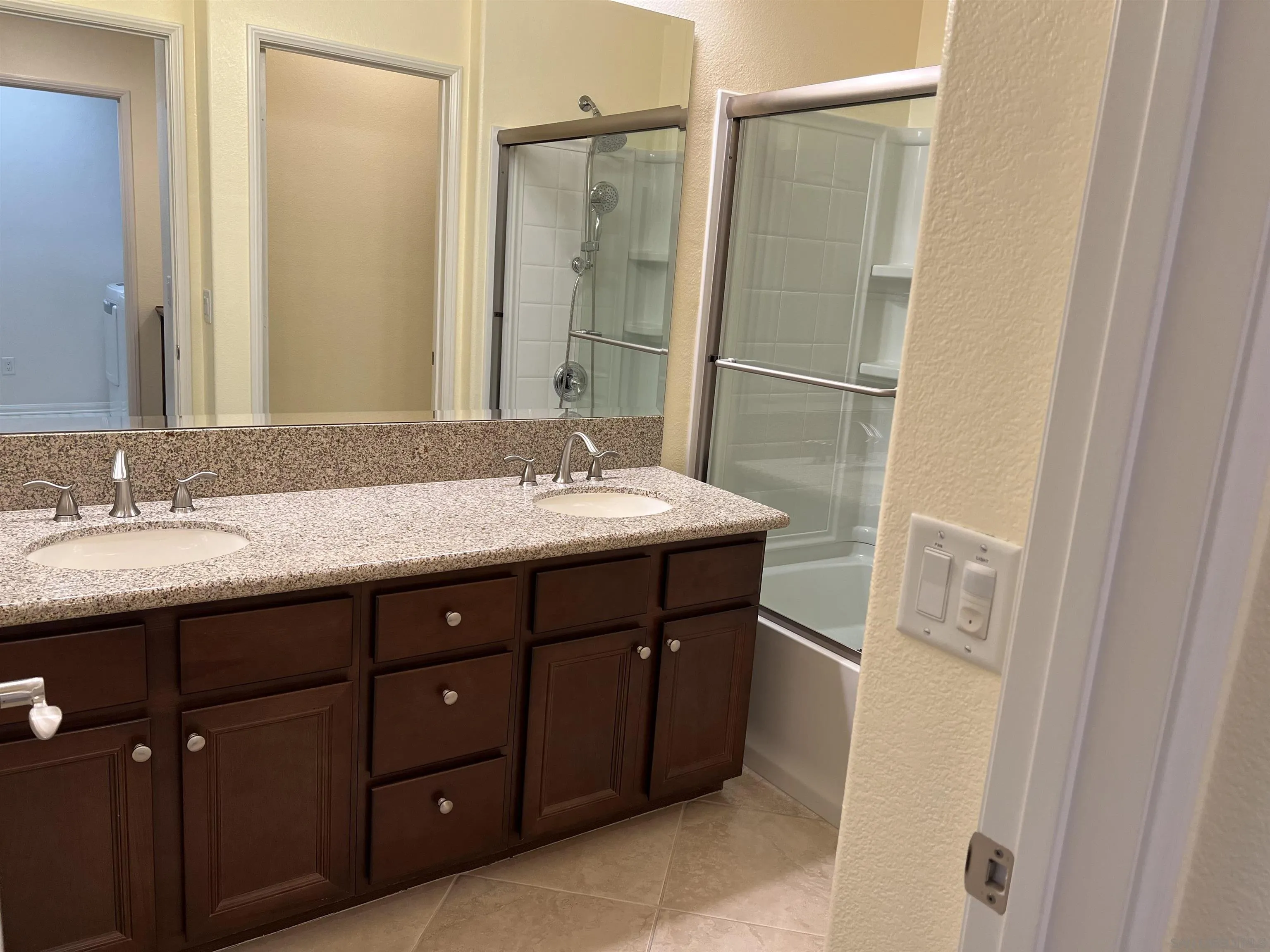 https://cdn.realtyfeed.com/cdn/127/250029187/e2f9a7a89ede31fcb58eb6c43a810658.webp