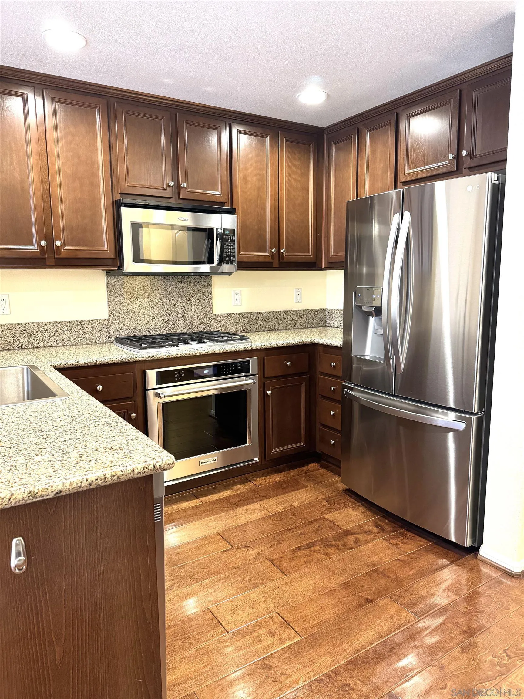https://cdn.realtyfeed.com/cdn/127/250029187/ea7b8bf79a5791bfb801aa7ccd84dde5.webp