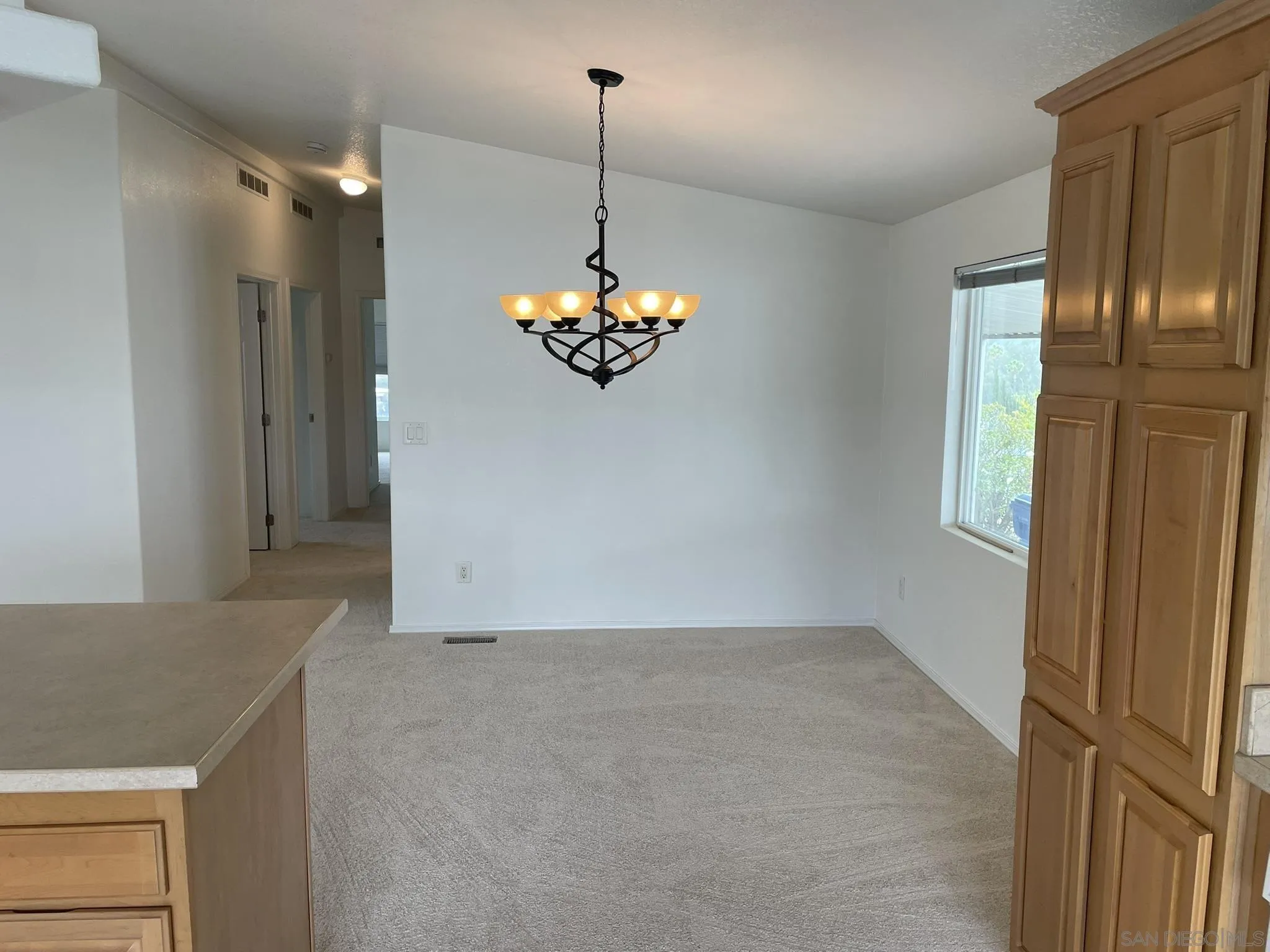 https://cdn.realtyfeed.com/cdn/127/250029192/ef2d42e228abae98e34dbc7c87f46519.webp