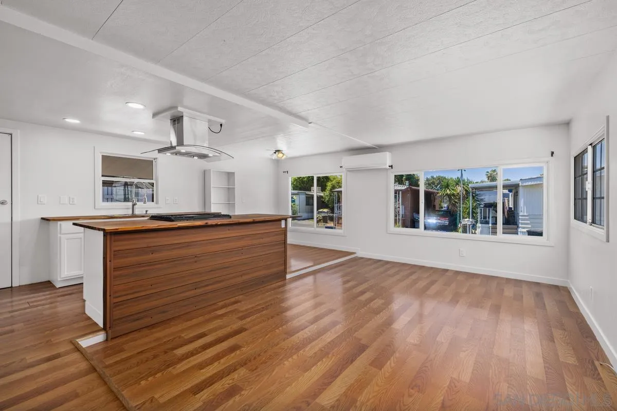 https://cdn.realtyfeed.com/cdn/127/250029195/0bca0944add6980e00b5e5cd1f44f652.webp