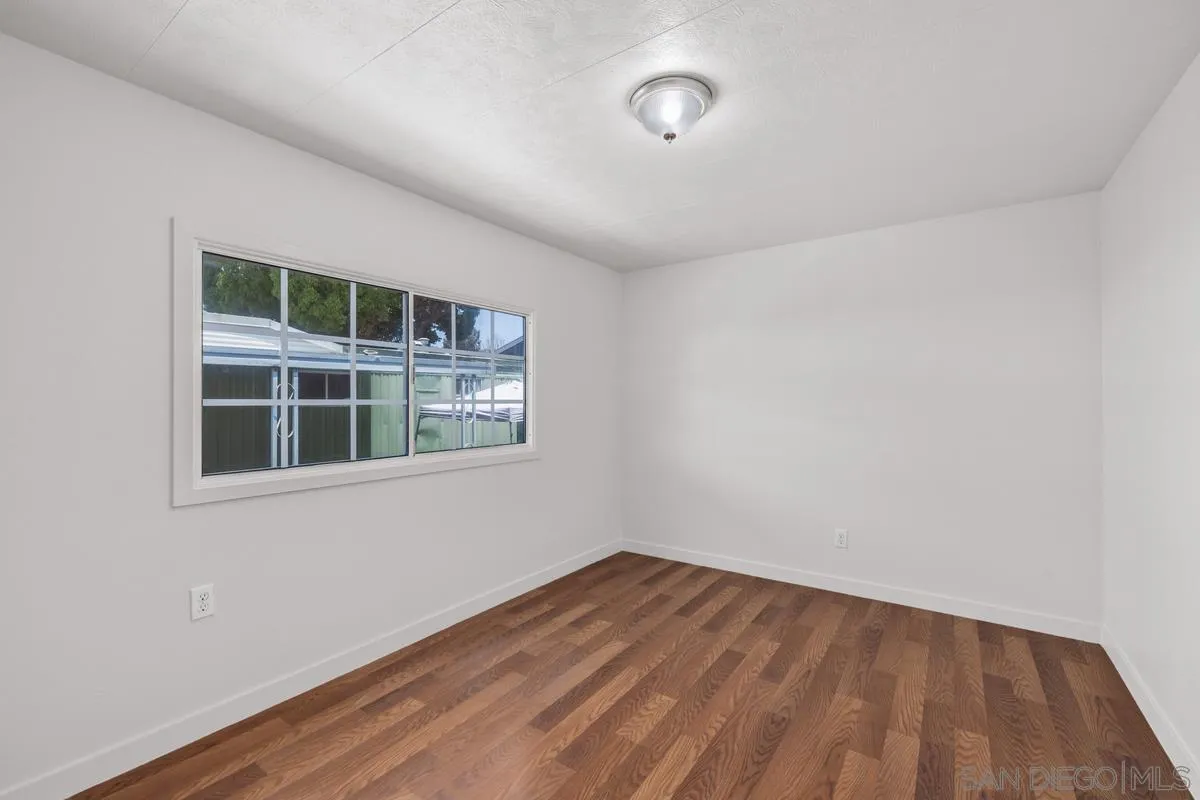 https://cdn.realtyfeed.com/cdn/127/250029195/18bf4b062cfa8a5e5fadeaf8d1119faa.webp