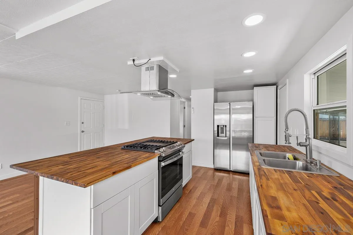 https://cdn.realtyfeed.com/cdn/127/250029195/5e61710e017eee0a75fda99500f1e73a.webp