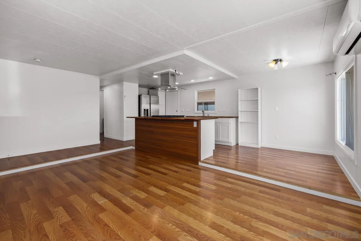 https://cdn.realtyfeed.com/cdn/127/250029195/d045aa97acf1b79ee486e81a62d9433b.webp