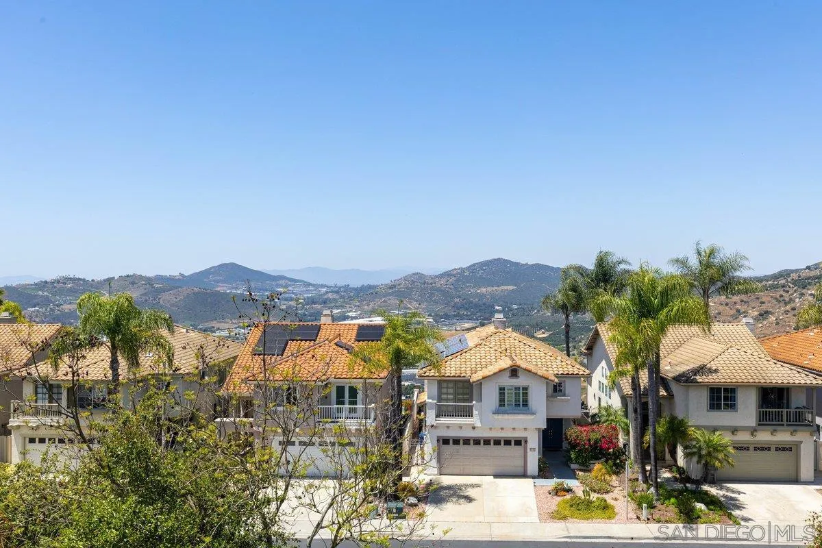 https://cdn.realtyfeed.com/cdn/127/250029211/20c75770929b68aa29dacd1987da934c.webp