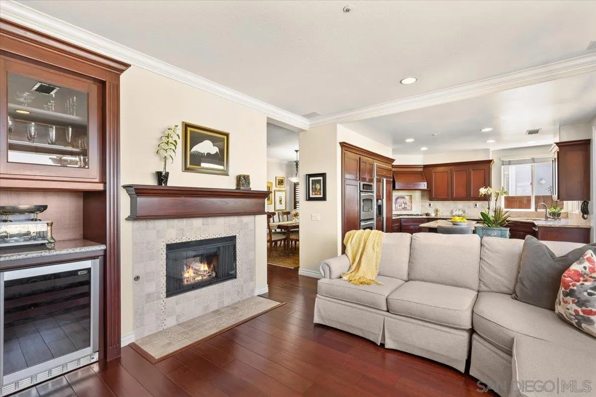https://cdn.realtyfeed.com/cdn/127/250029211/6e836f2869999898b1be538d22ad1c64.webp