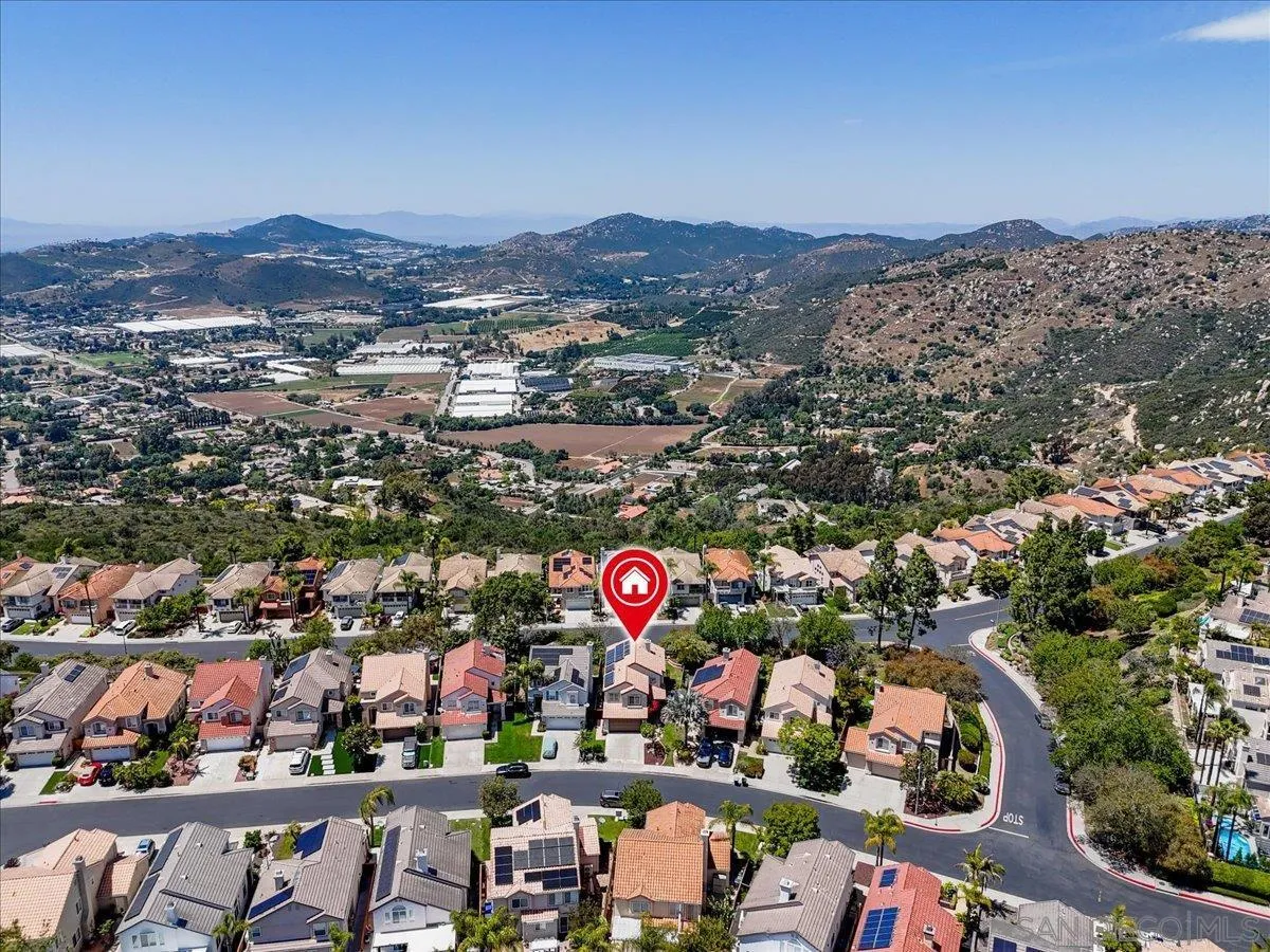 https://cdn.realtyfeed.com/cdn/127/250029211/827b1400199bd2ddfea569a771bd711a.webp