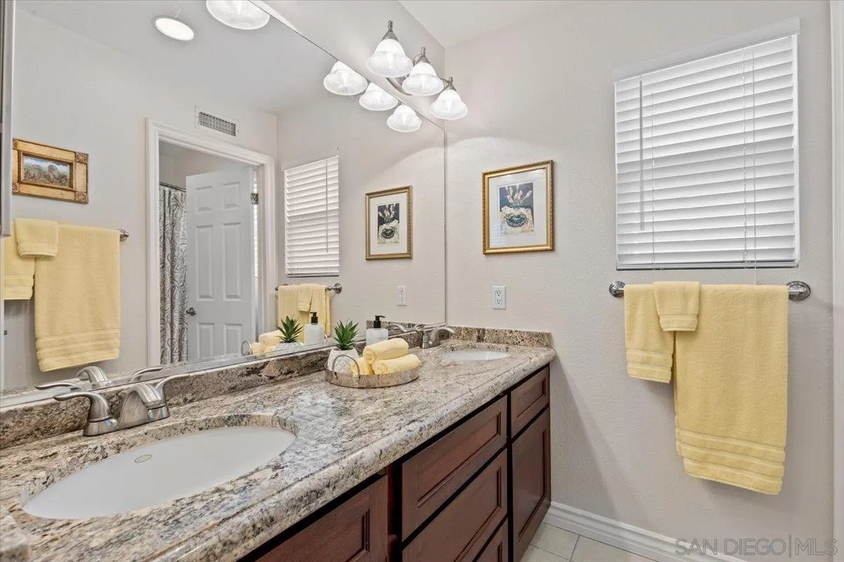 https://cdn.realtyfeed.com/cdn/127/250029211/d26e42107f5c4b00055b9ac1407c2d17.webp