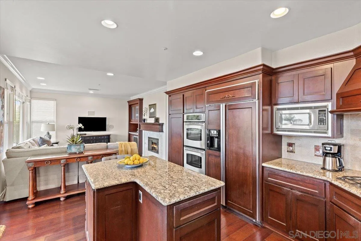 https://cdn.realtyfeed.com/cdn/127/250029211/e656f88f1df260b28af01cc3949a6da0.webp