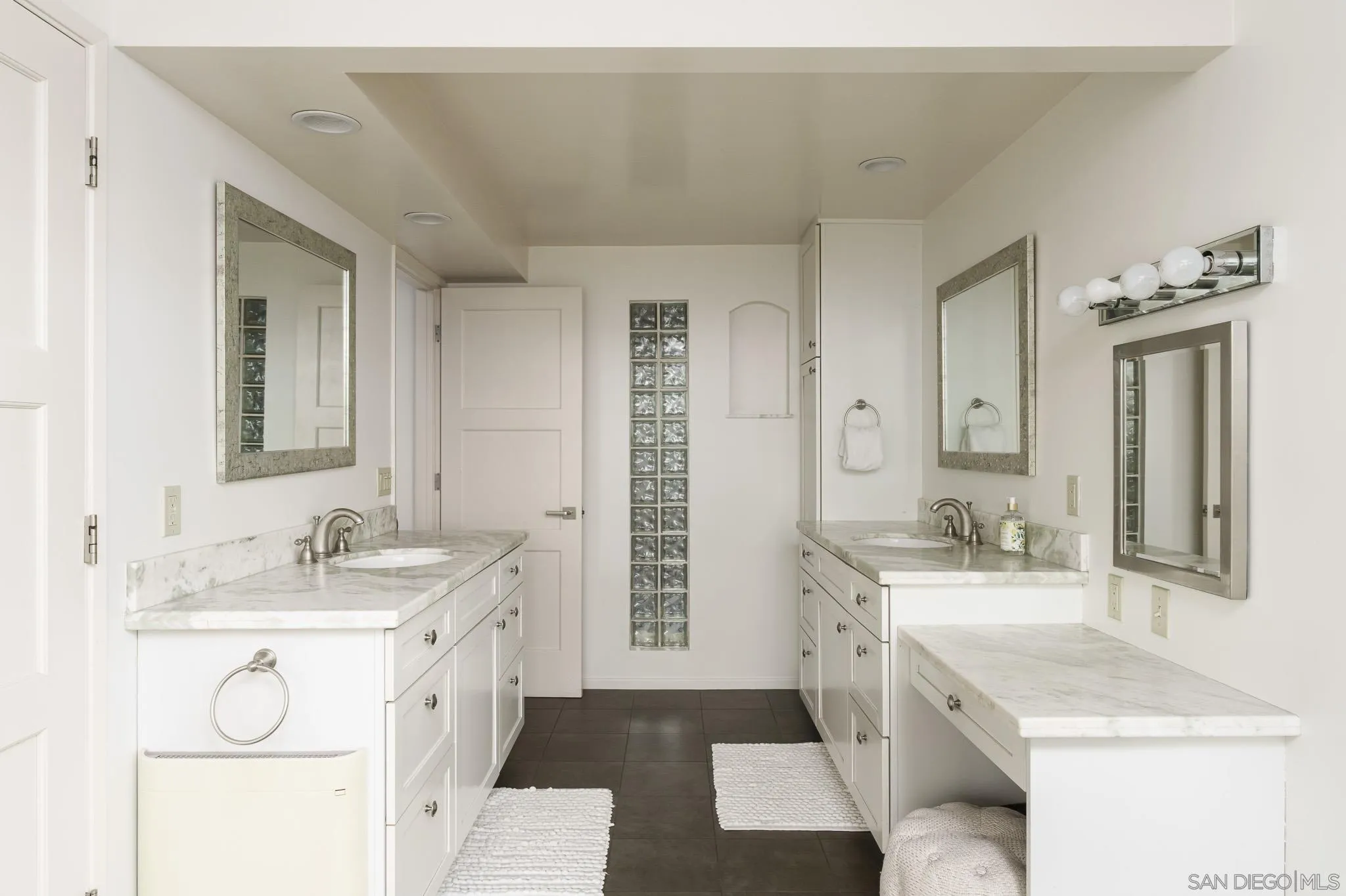 https://cdn.realtyfeed.com/cdn/127/250029240/0a310ca2f3d4f20fc0cb254c21873e2b.webp