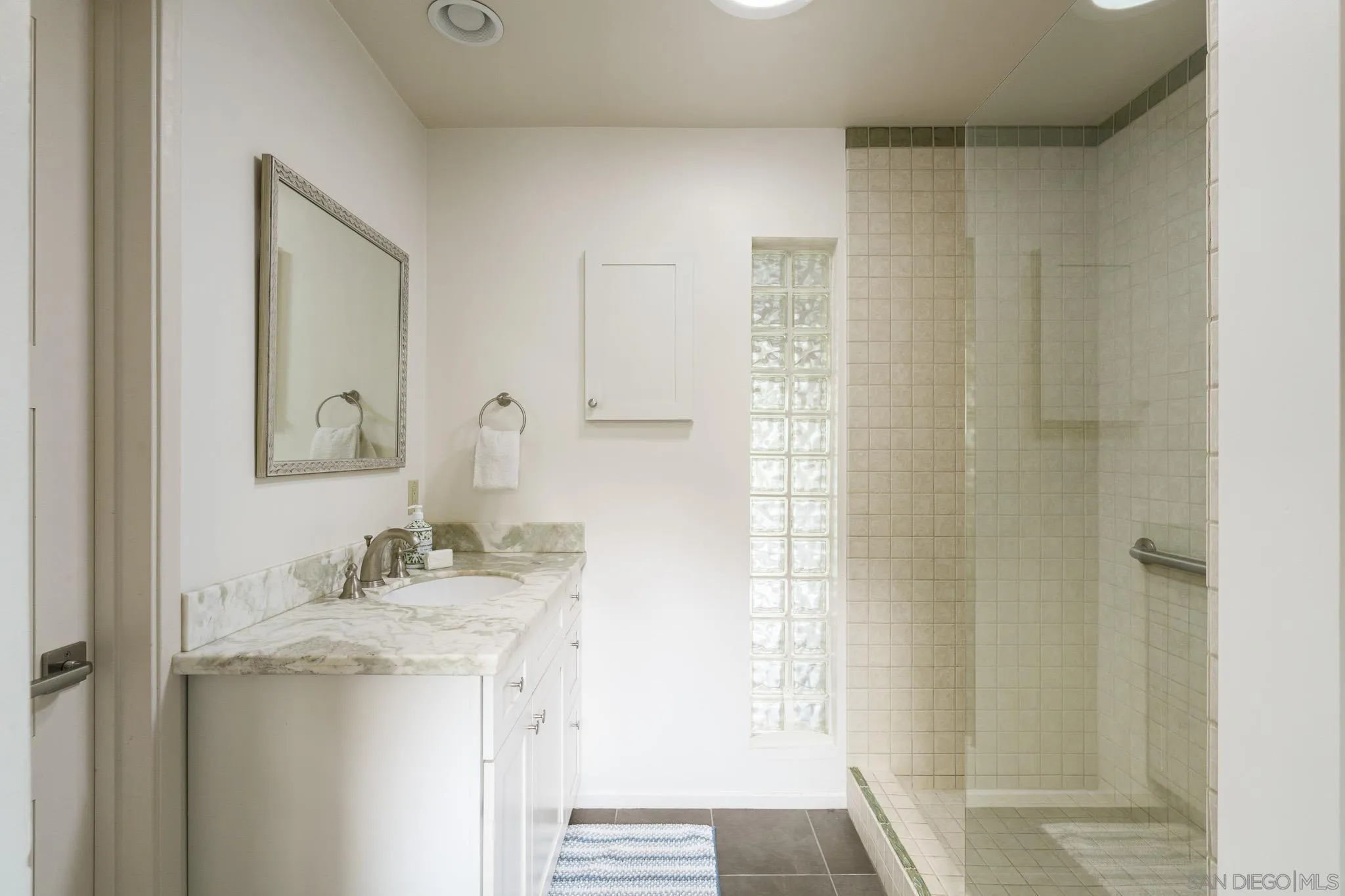https://cdn.realtyfeed.com/cdn/127/250029240/65e65a6587f20aad537a4a08cf243f55.webp