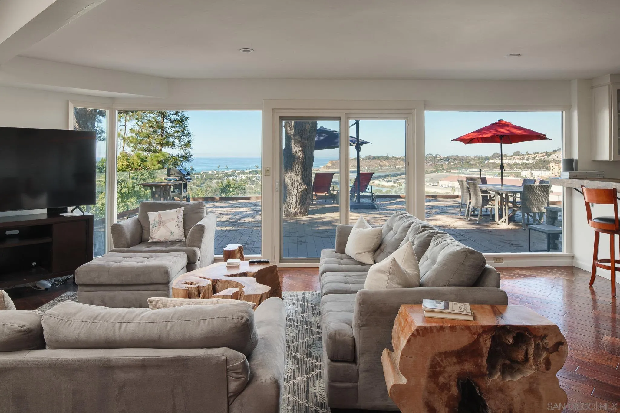 https://cdn.realtyfeed.com/cdn/127/250029240/827bff18a3e61f3bb0b64fef22091315.webp