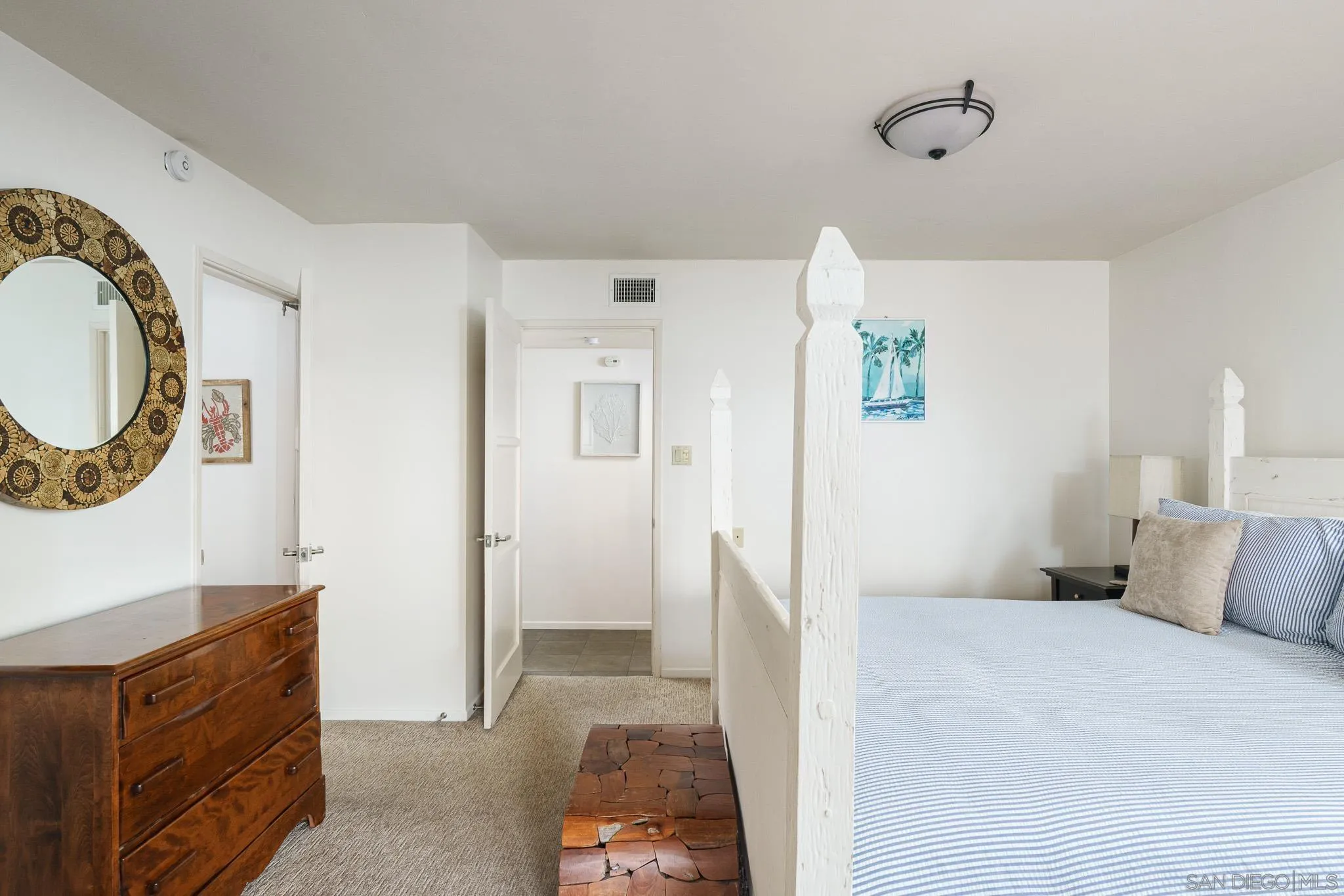 https://cdn.realtyfeed.com/cdn/127/250029240/86bbb267458d98c0ff42ae0447554aab.webp